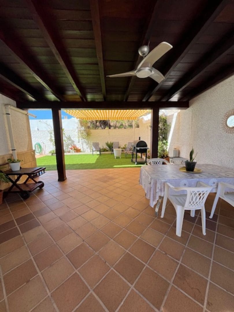 6 sypialnia Willa na sprzedaż w La Manga del Mar Menor z basenem garażem - 610 000 € (Ref: 10094656)