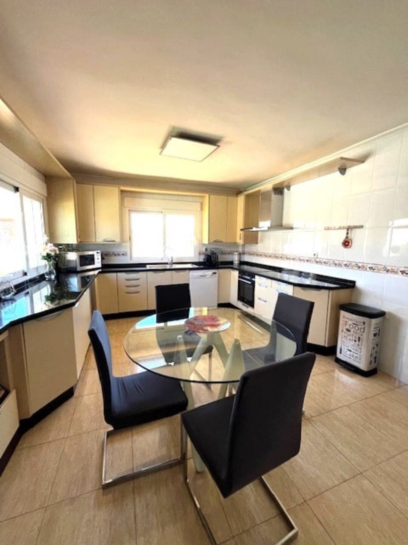 6 sypialnia Willa na sprzedaż w La Manga del Mar Menor z basenem garażem - 610 000 € (Ref: 10094656)
