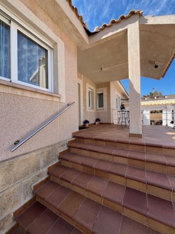 6 sypialnia Willa na sprzedaż w La Manga del Mar Menor z basenem garażem - 610 000 € (Ref: 10094656)