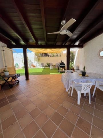 6 sypialnia Willa na sprzedaż w La Manga del Mar Menor z basenem garażem - 610 000 € (Ref: 10094656)