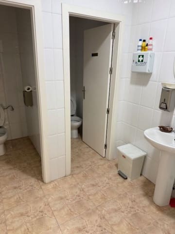 Business for sale in Cartagena - € 800,000 (Ref: 10094666)