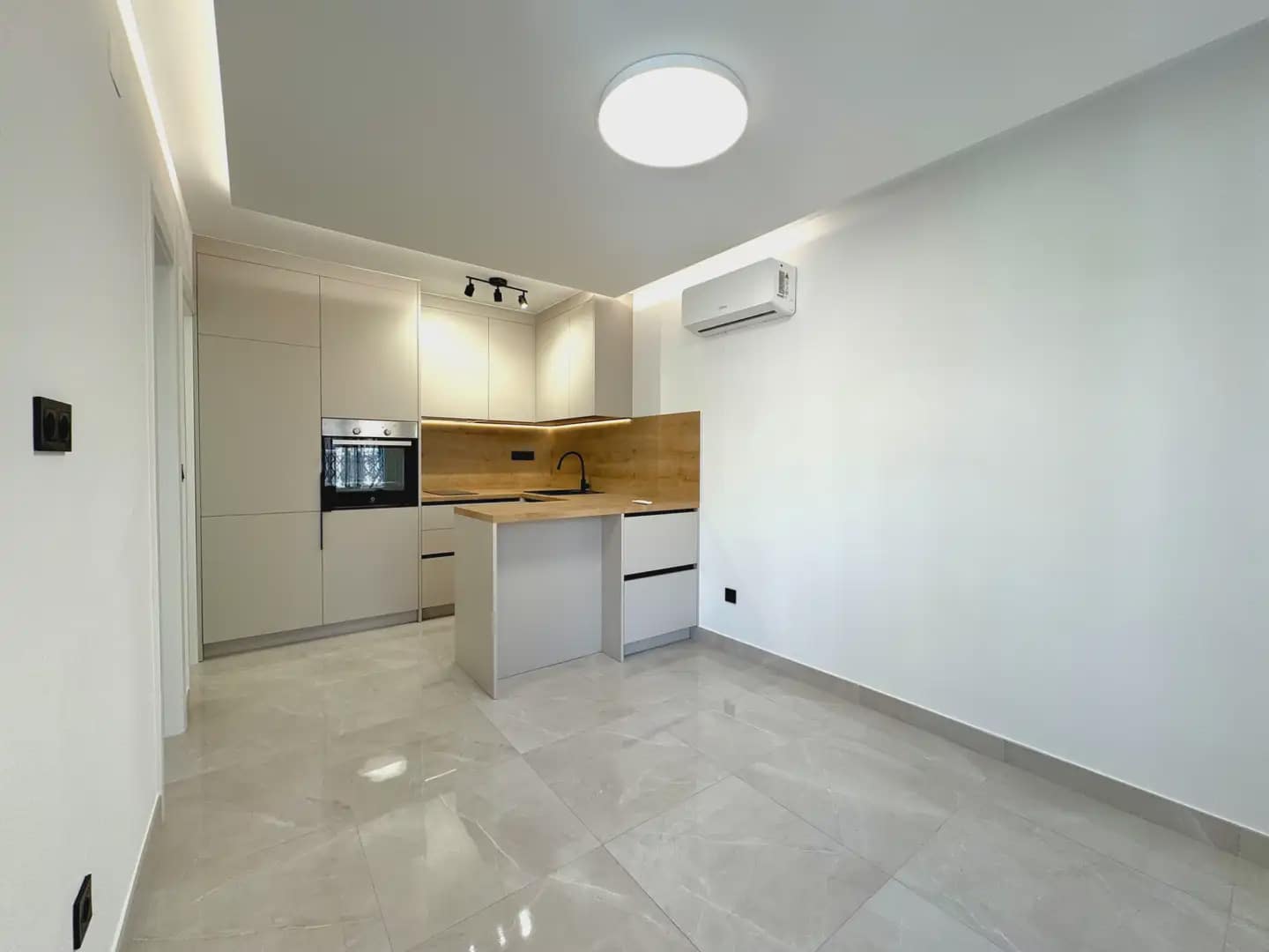1 soveværelse Bungalow til salg i Torrevieja med swimmingpool - € 124.999 (Ref: 10008120)