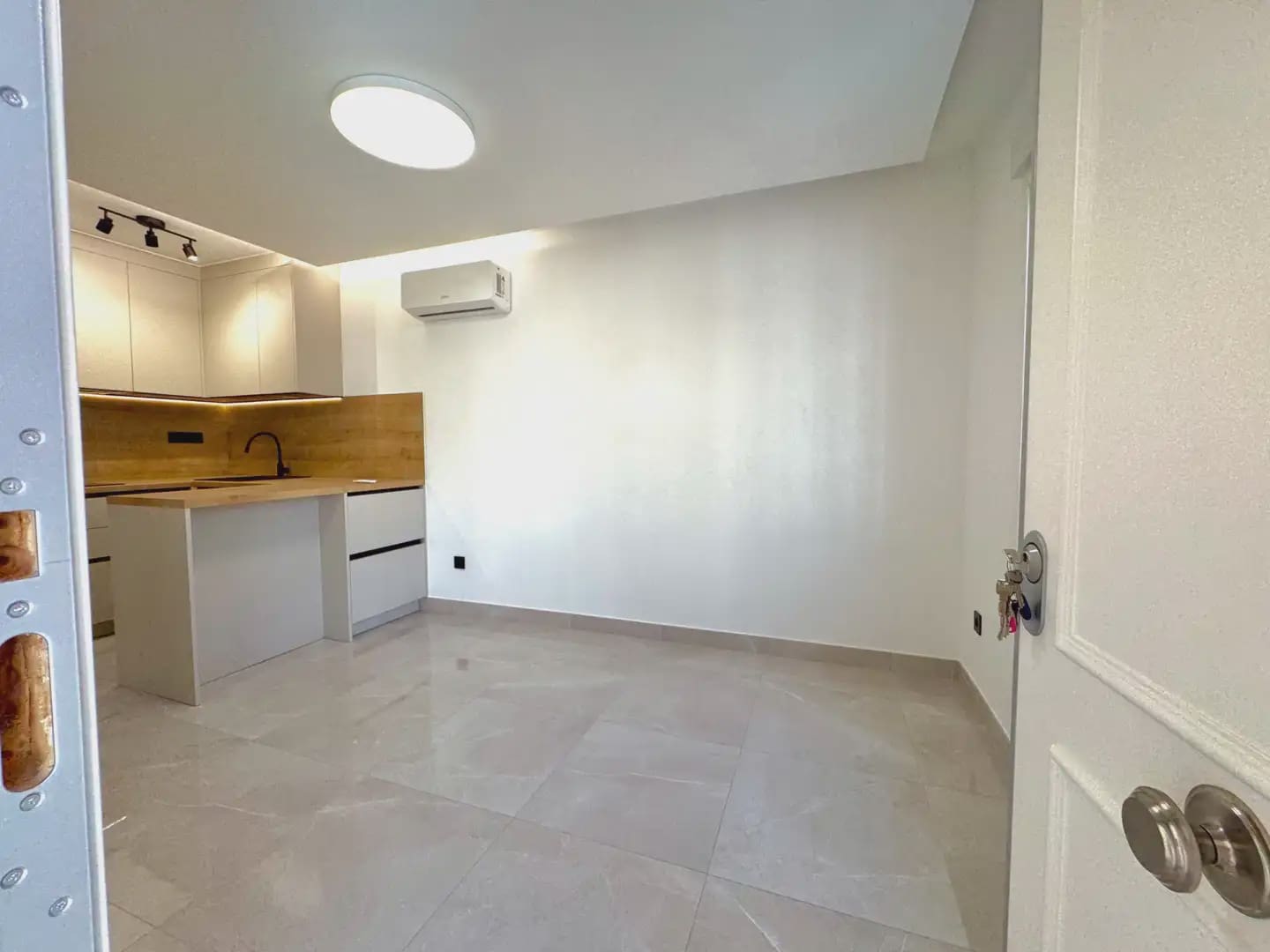 1 soveværelse Bungalow til salg i Torrevieja med swimmingpool - € 124.999 (Ref: 10008120)