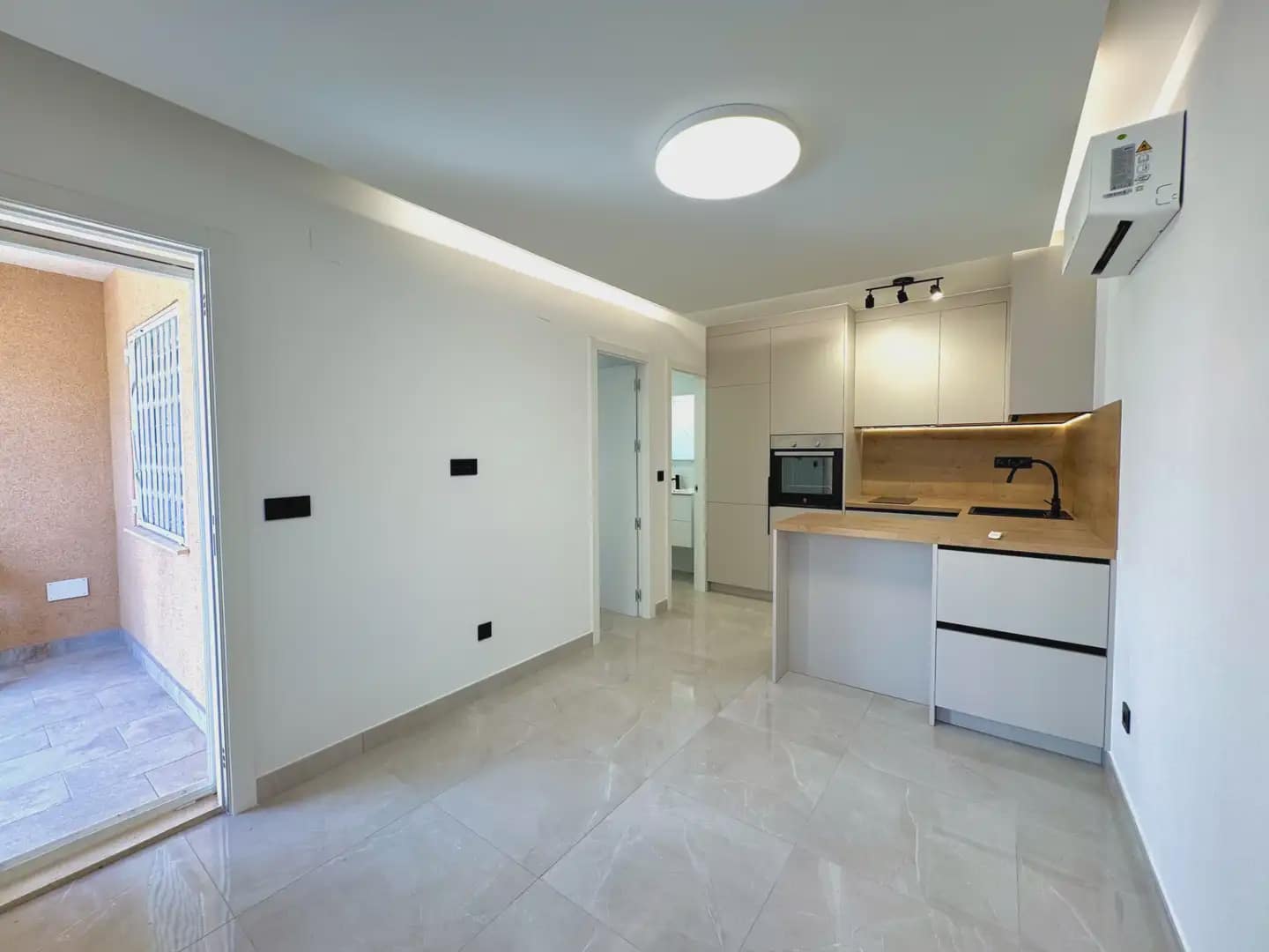 1 soveværelse Bungalow til salg i Torrevieja med swimmingpool - € 124.999 (Ref: 10008120)