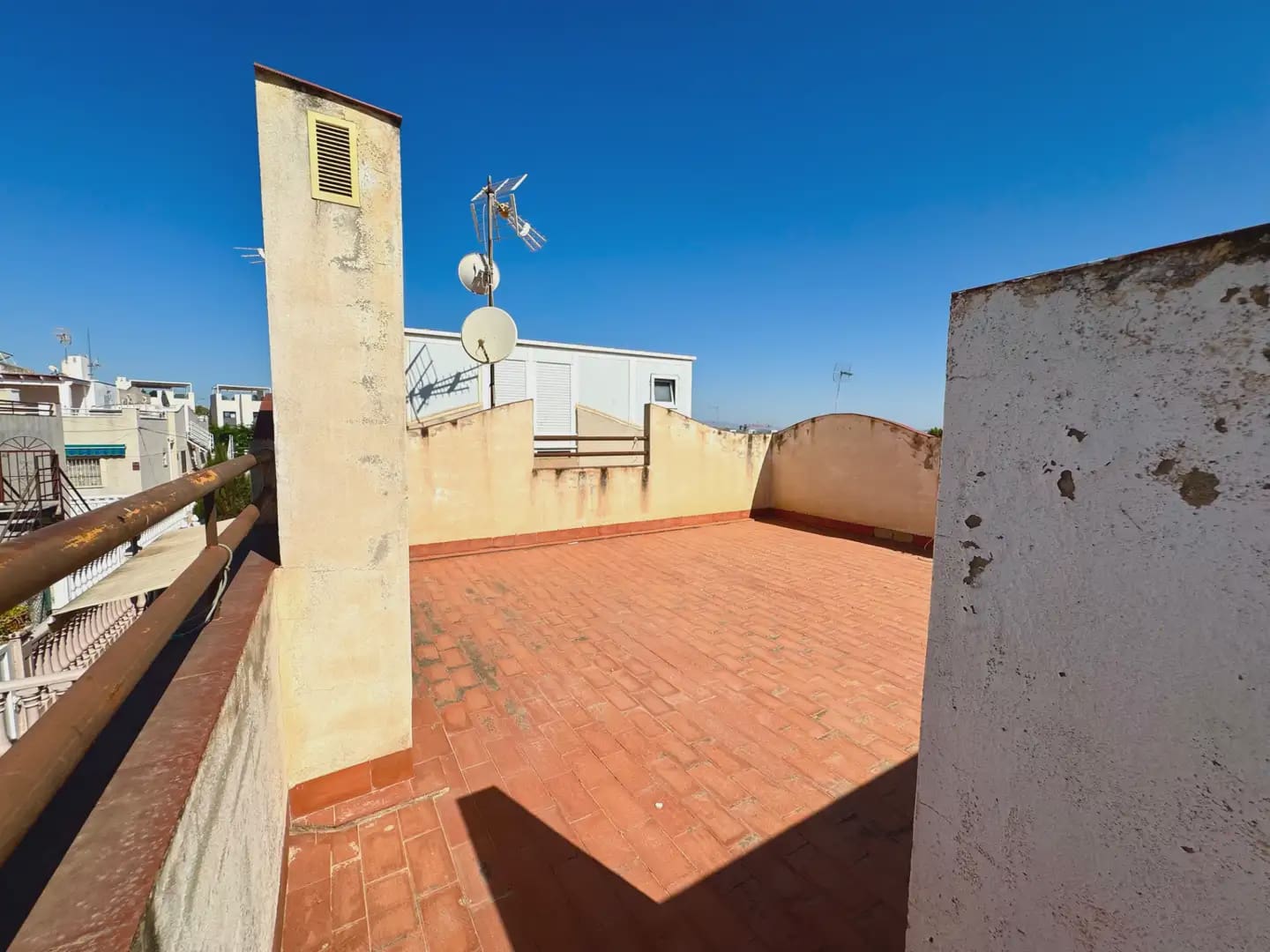 1 soveværelse Bungalow til salg i Torrevieja med swimmingpool - € 124.999 (Ref: 10008120)