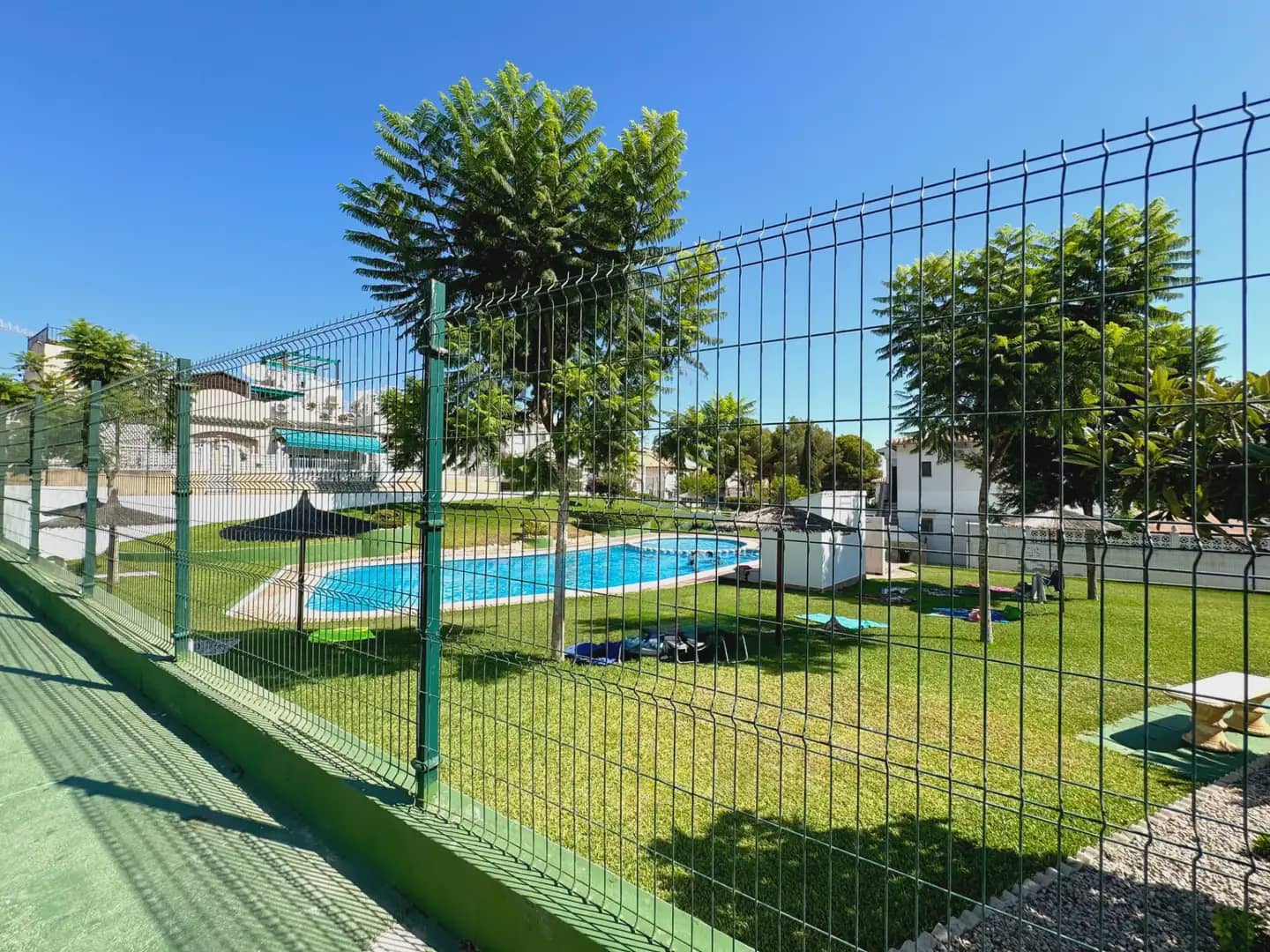 1 soveværelse Bungalow til salg i Torrevieja med swimmingpool - € 124.999 (Ref: 10008120)