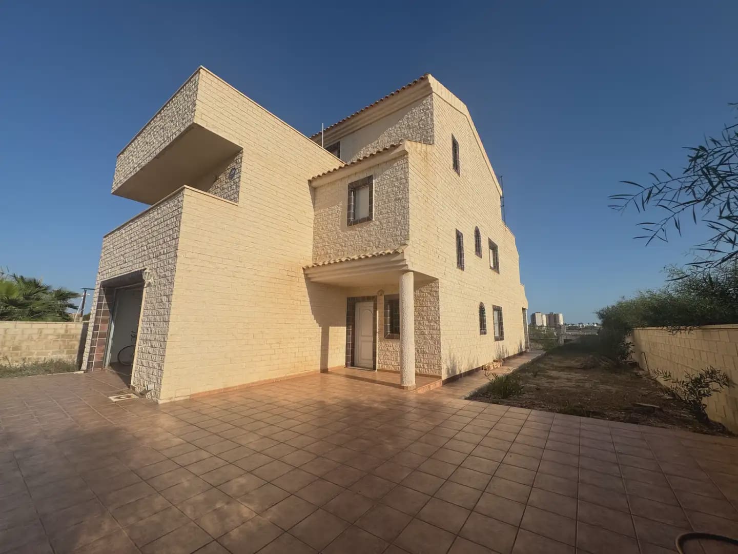 Chalet de 5 habitaciones en La Manga del Mar Menor en venta con garaje - 720.000 € (Ref: 10009483)