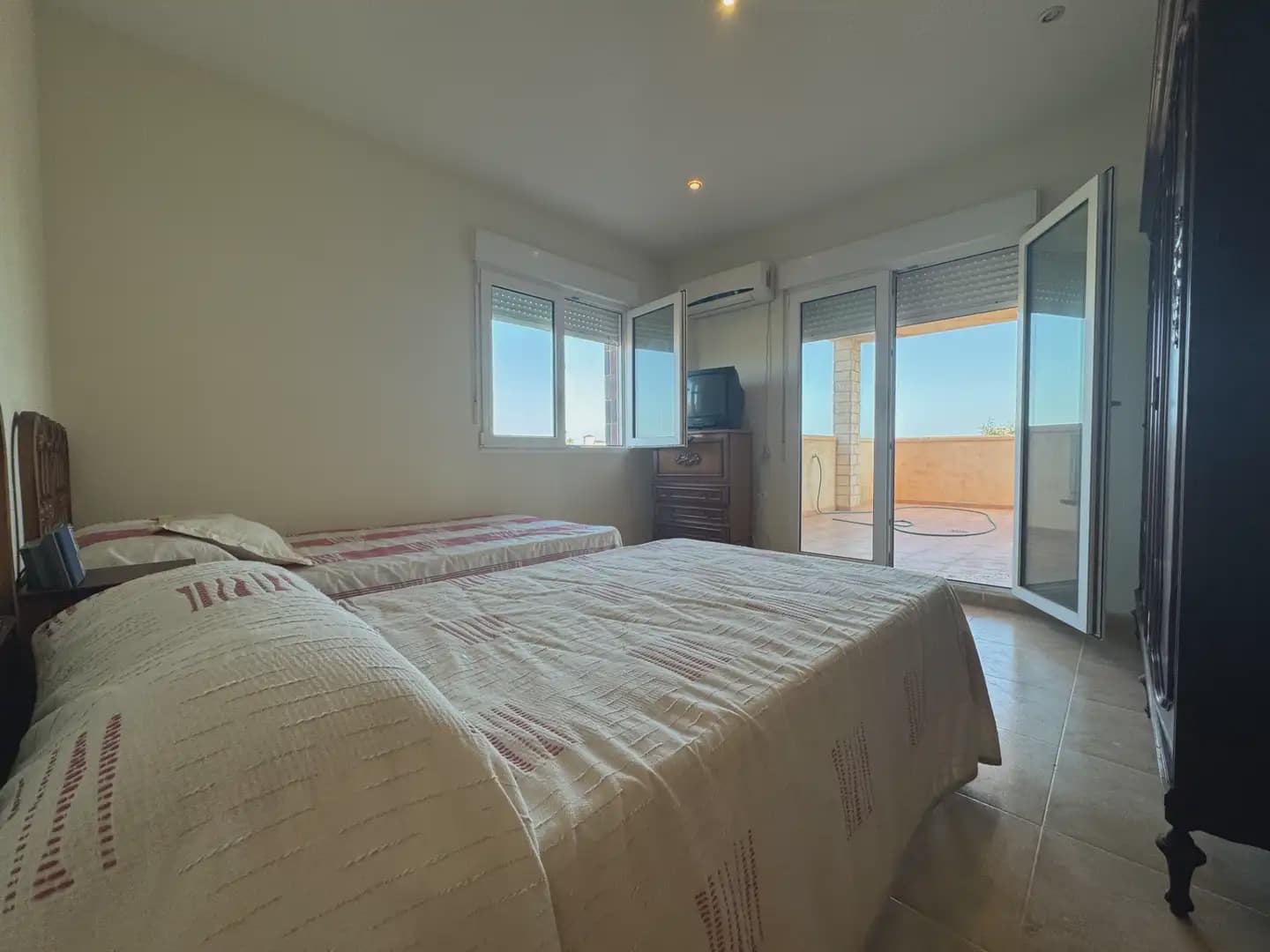 Chalet de 5 habitaciones en La Manga del Mar Menor en venta con garaje - 720.000 € (Ref: 10009483)
