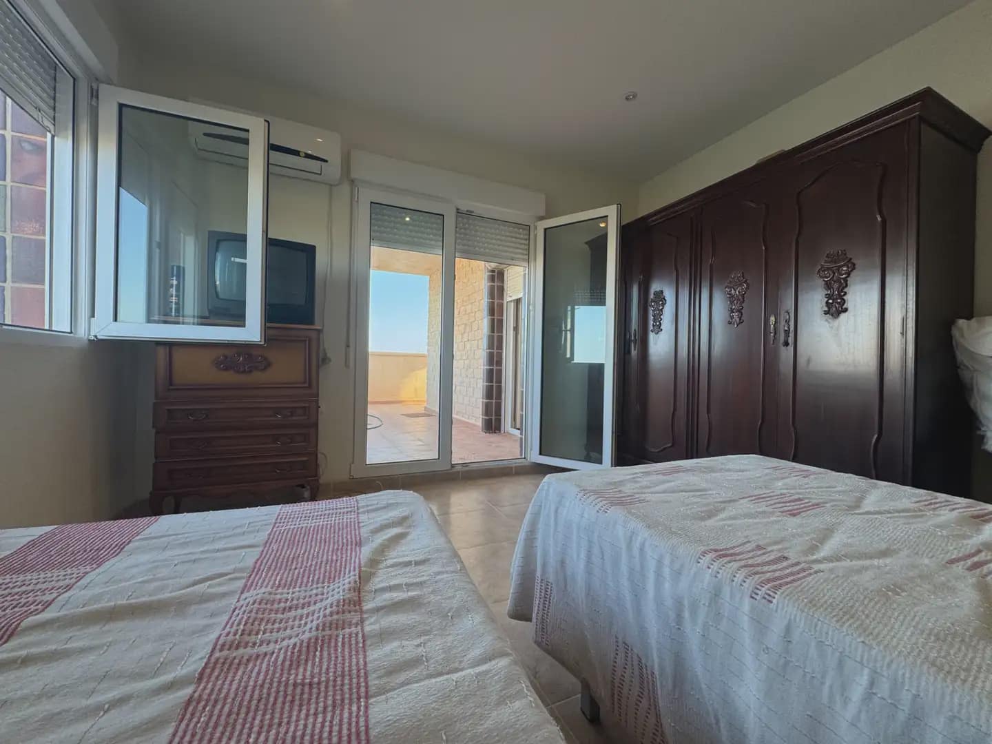 Chalet de 5 habitaciones en La Manga del Mar Menor en venta con garaje - 720.000 € (Ref: 10009483)