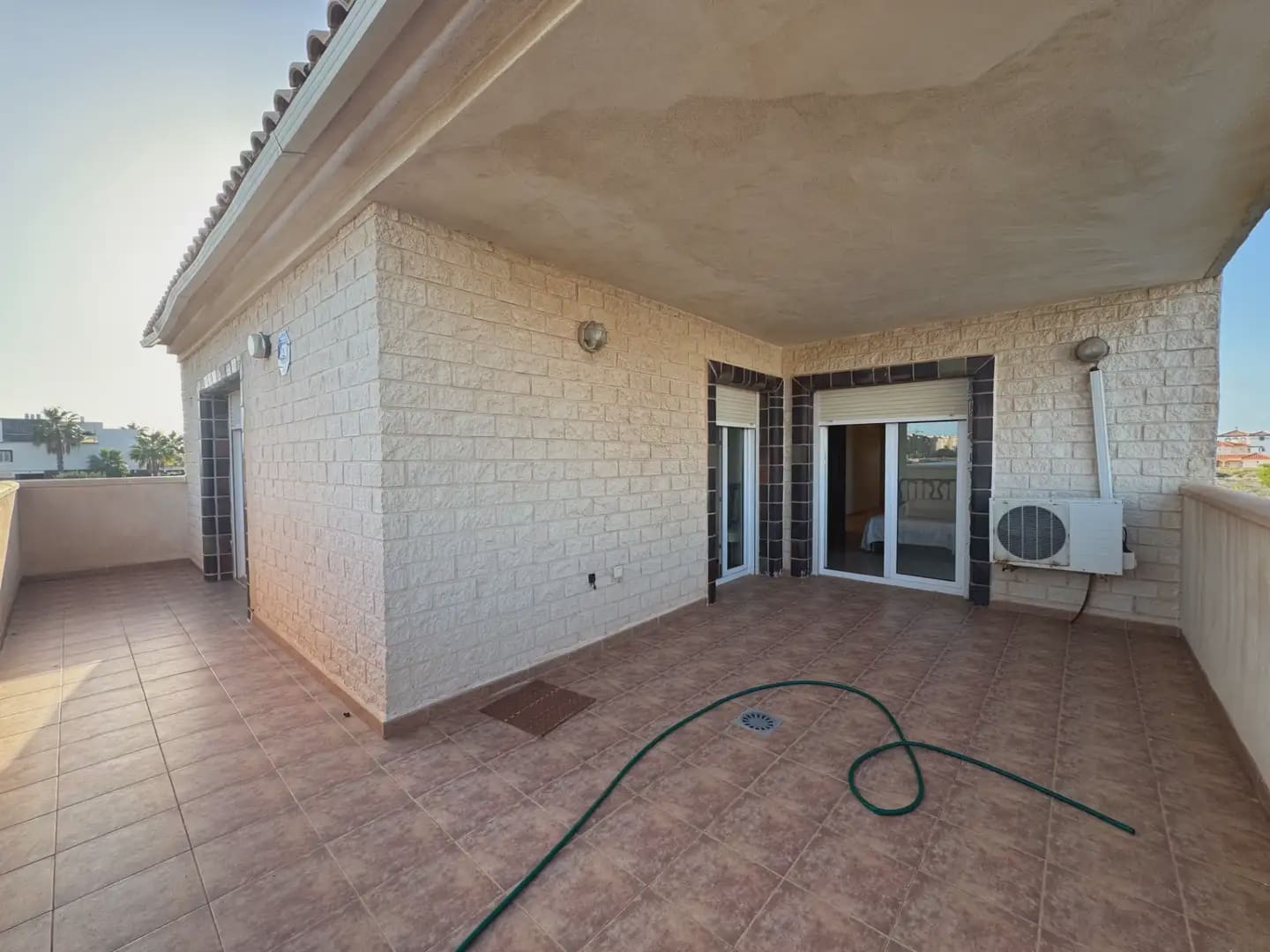 Chalet de 5 habitaciones en La Manga del Mar Menor en venta con garaje - 720.000 € (Ref: 10009483)