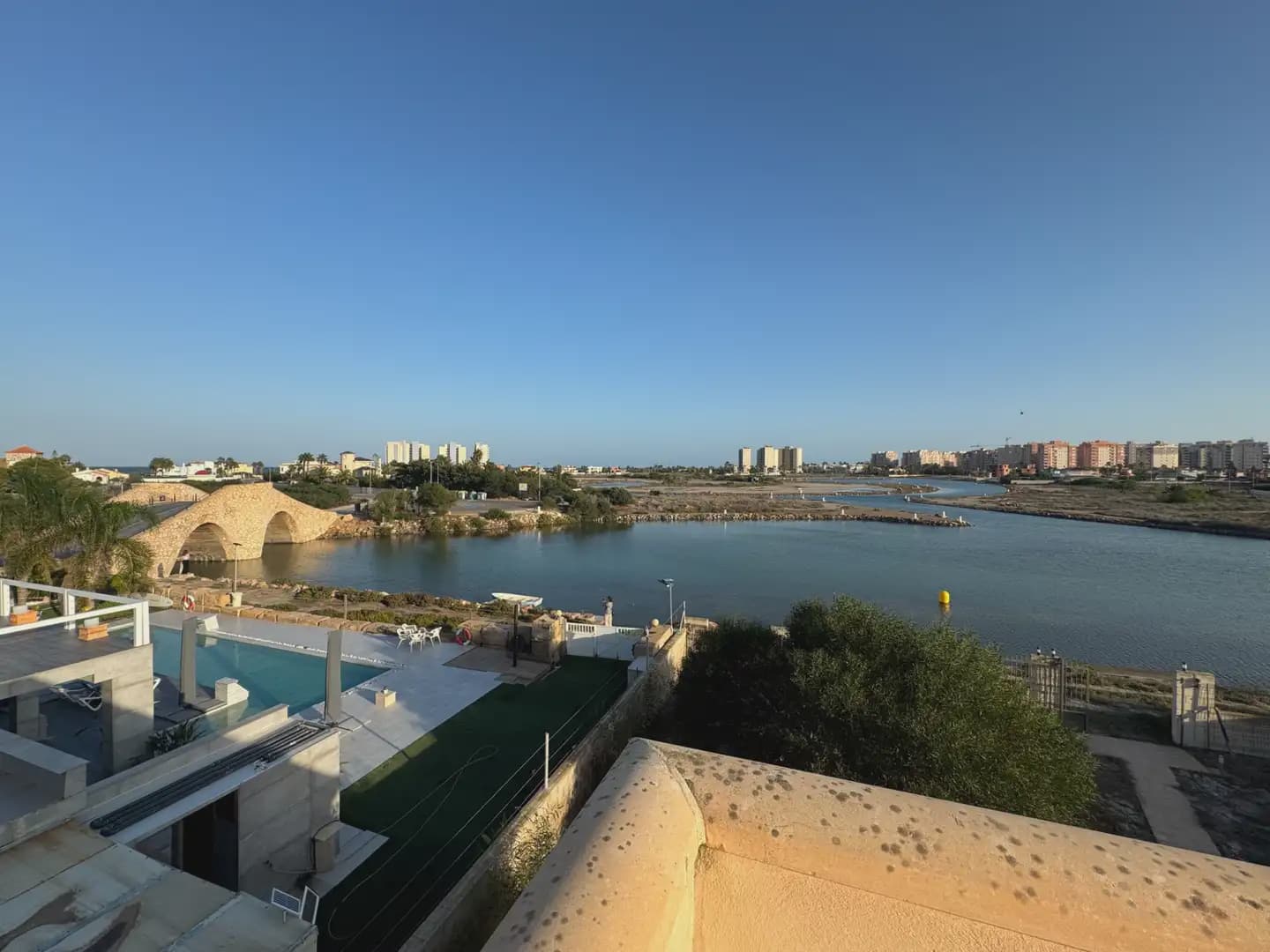 Chalet de 5 habitaciones en La Manga del Mar Menor en venta con garaje - 720.000 € (Ref: 10009483)