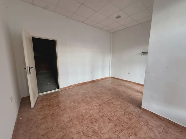 Kaupallinen vuokrattavana paikassa Ciudad, San Javier - 590 € (Ref: 10031325)