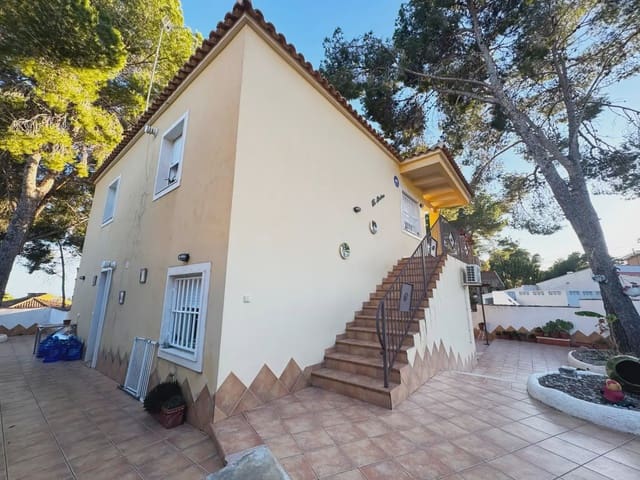 3 bedroom Villa for sale in Pinar de Campoverde, Pilar de la Horadada with garage - € 345,000 (Ref: 10076836)