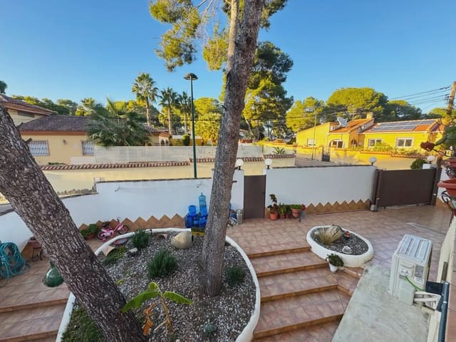 3 bedroom Villa for sale in Pinar de Campoverde, Pilar de la Horadada with garage - € 345,000 (Ref: 10076836)