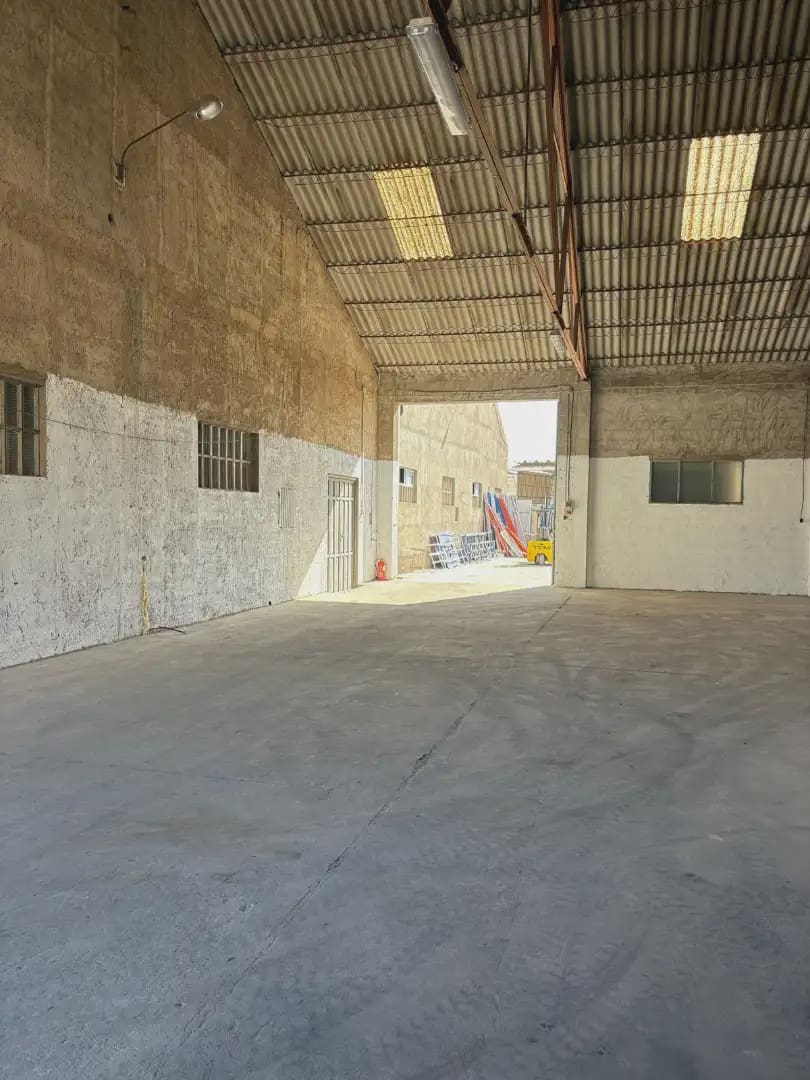 Comercial para arrendar em San Pedro del Pinatar - 1 200 € (Ref: 9977581)