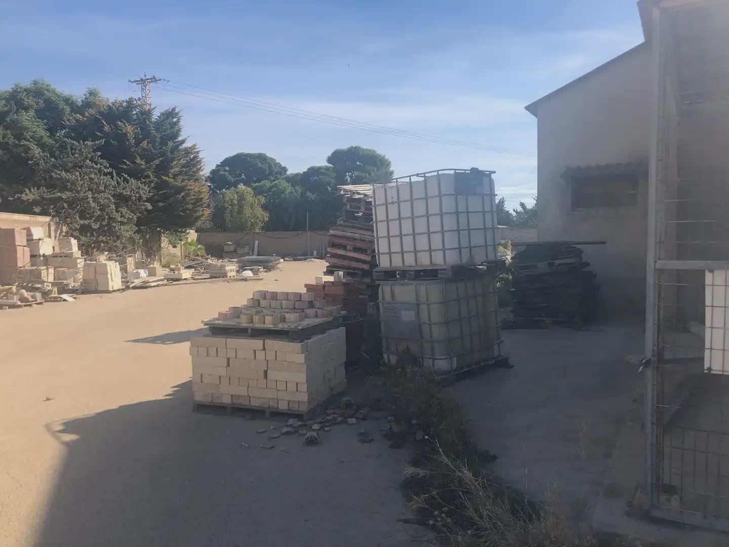 Comercial para arrendar em San Pedro del Pinatar - 1 200 € (Ref: 9977581)