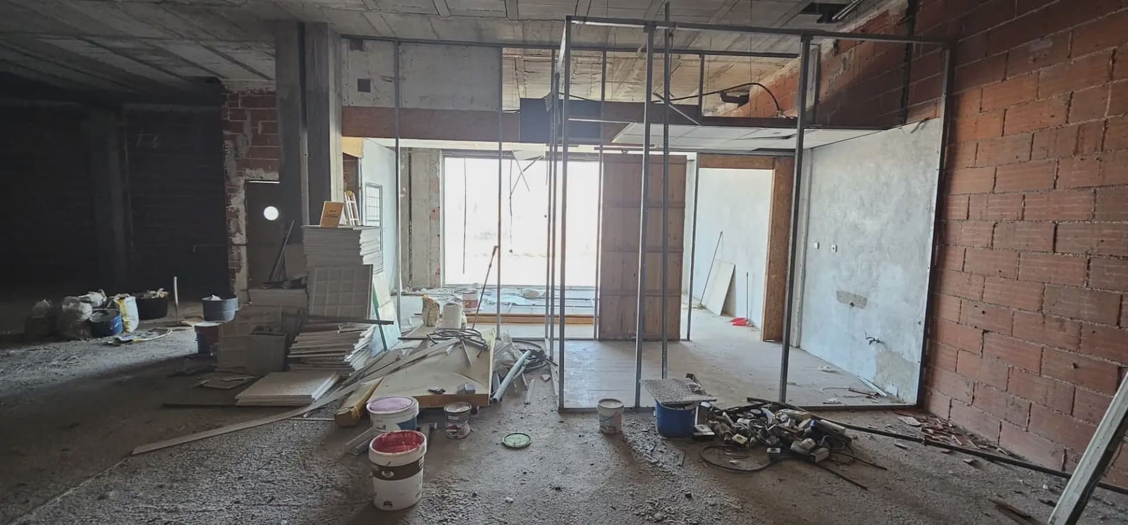 Comercial para arrendar em San Pedro del Pinatar - 1 900 € (Ref: 9977582)