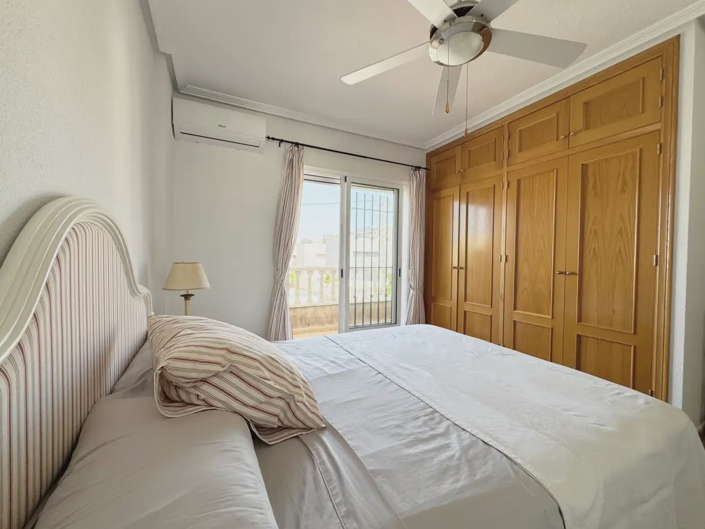 4 chambre Maison de Ville à vendre à Pilar de la Horadada avec garage - 295 000 € (Ref: 9977585)