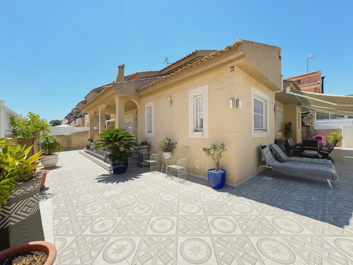 4 soveværelse Semi-Rækkehus til salg i Santiago de la Ribera med swimmingpool garage - € 499.000 (Ref: 9977586)