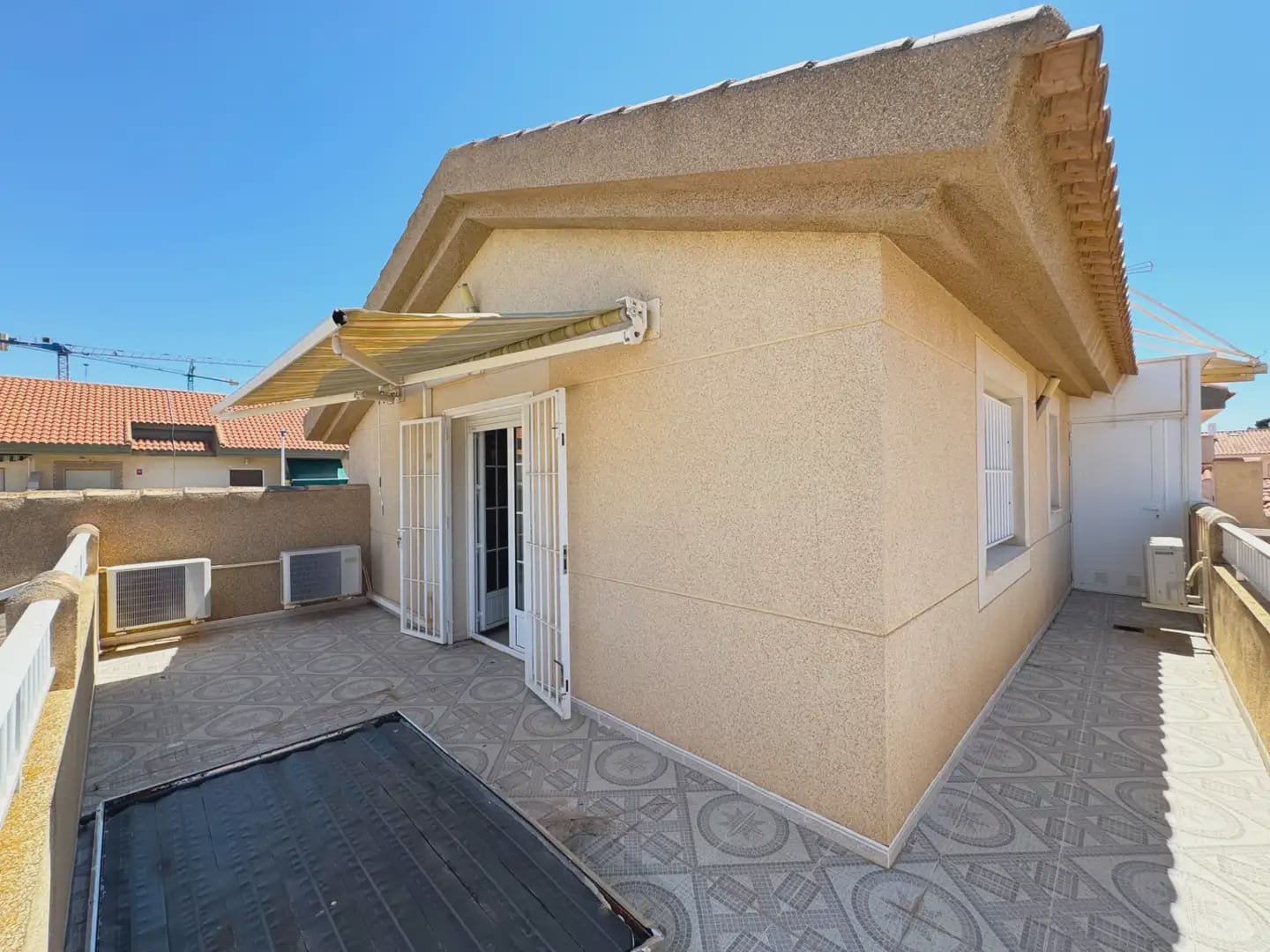 4 soveværelse Semi-Rækkehus til salg i Santiago de la Ribera med swimmingpool garage - € 499.000 (Ref: 9977586)