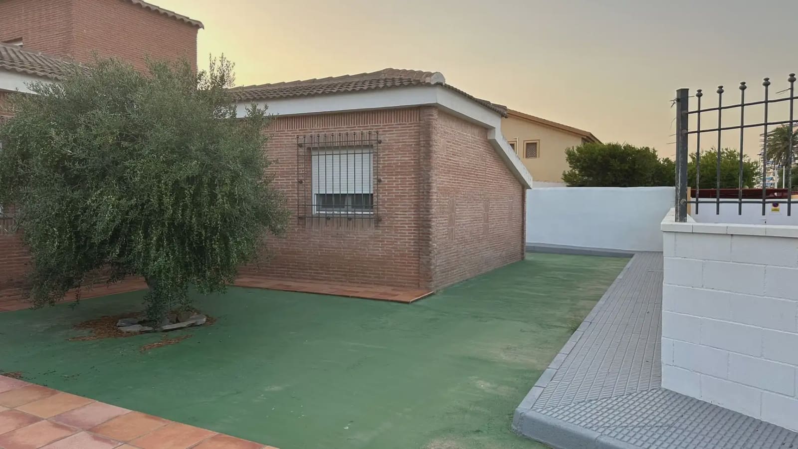 5 soveværelse Villa til salg i La Manga del Mar Menor med garage - € 560.000 (Ref: 9977595)