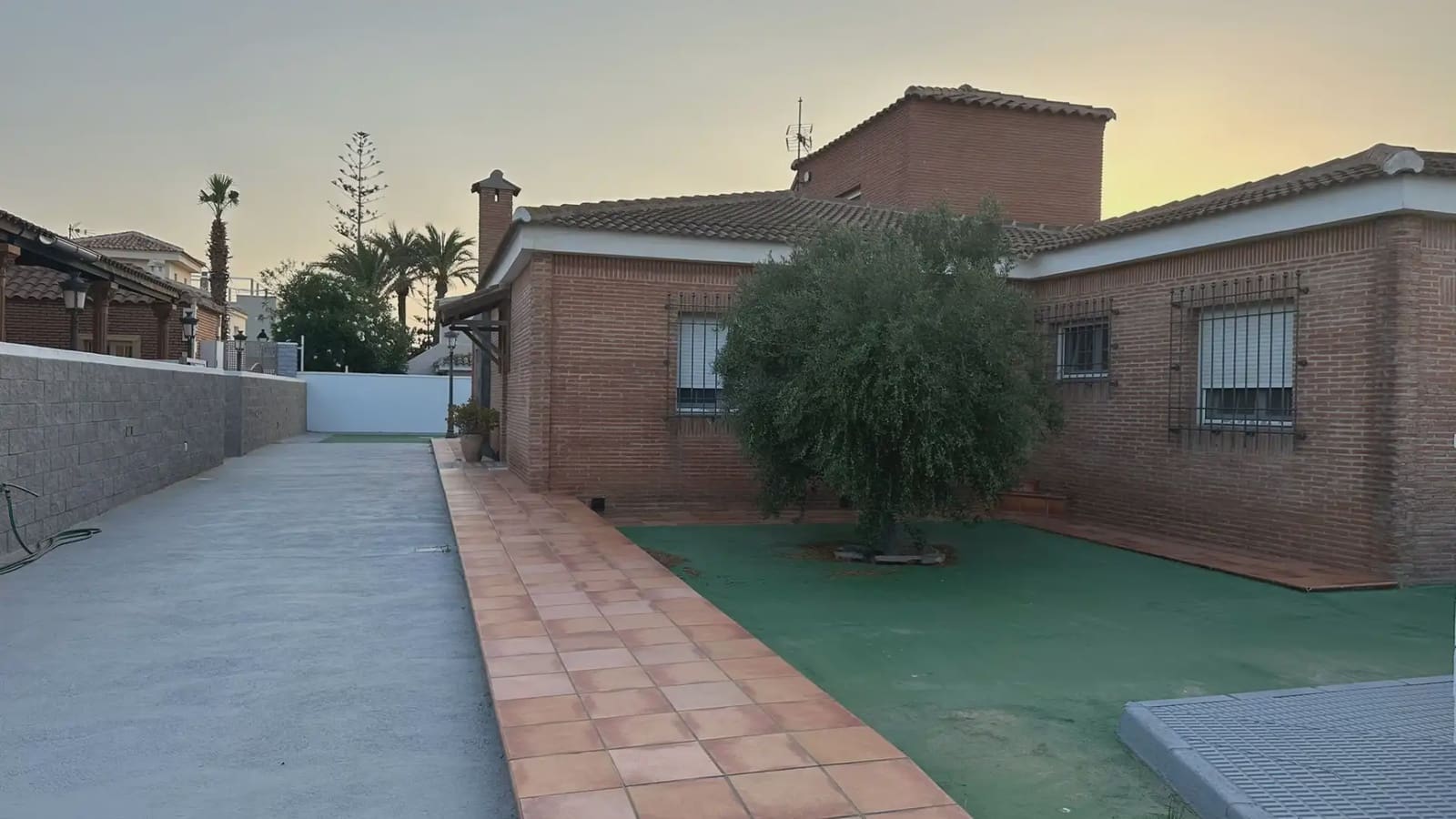 5 soveværelse Villa til salg i La Manga del Mar Menor med garage - € 560.000 (Ref: 9977595)
