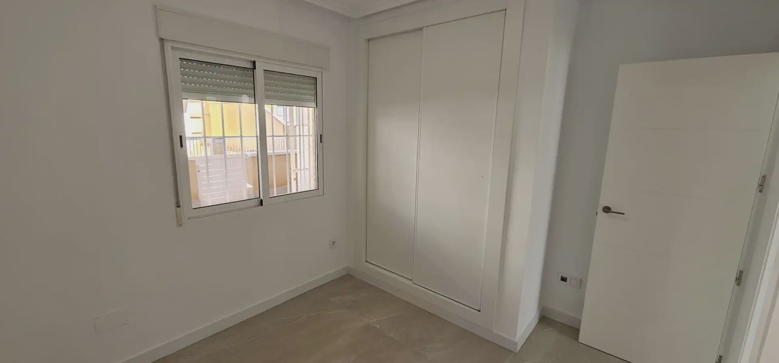 2 sypialnia Bungalow na sprzedaż w Pilar de la Horadada z basenem garażem - 225 000 € (Ref: 9977601)