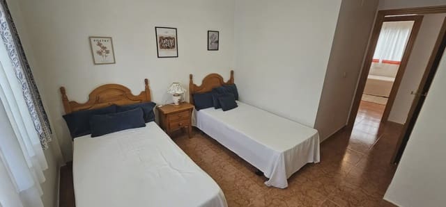4 bedroom Semi-detached Villa for sale in Torre de la Horadada, Pilar de la Horadada - € 249,000 (Ref: 9977603)