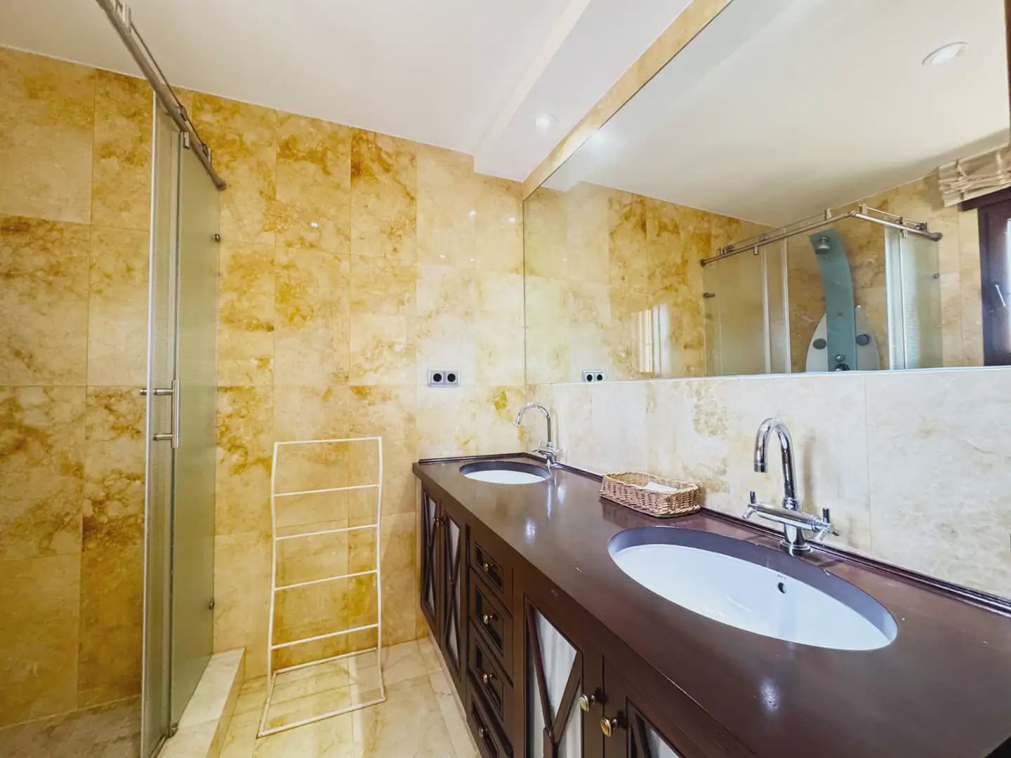 Chalet de 5 habitaciones en Atamaría en venta con piscina - 1.950.000 € (Ref: 9977606)