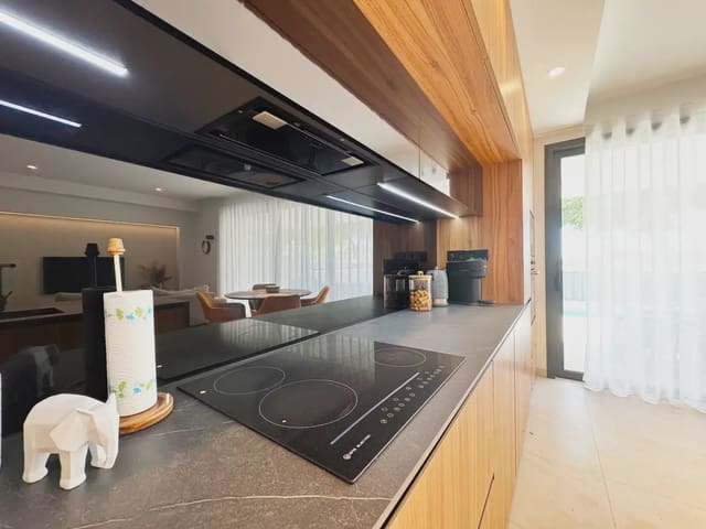 4 Zimmer Villa zu verkaufen in Torre-Pacheco mit Pool Garage - 599.000 € (Ref: 9977607)