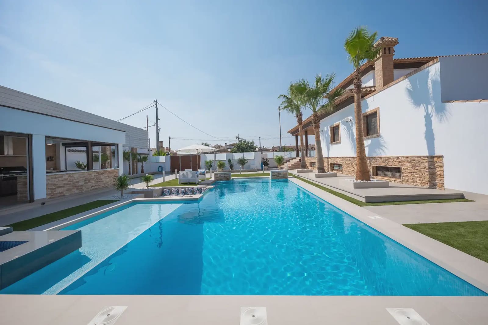 4 soveværelse Villa til salg i Avileses med swimmingpool garage - € 1.350.000 (Ref: 9977614)