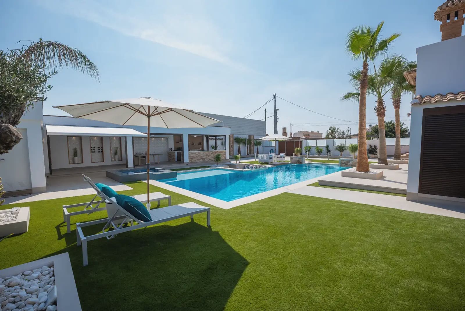 4 soveværelse Villa til salg i Avileses med swimmingpool garage - € 1.350.000 (Ref: 9977614)