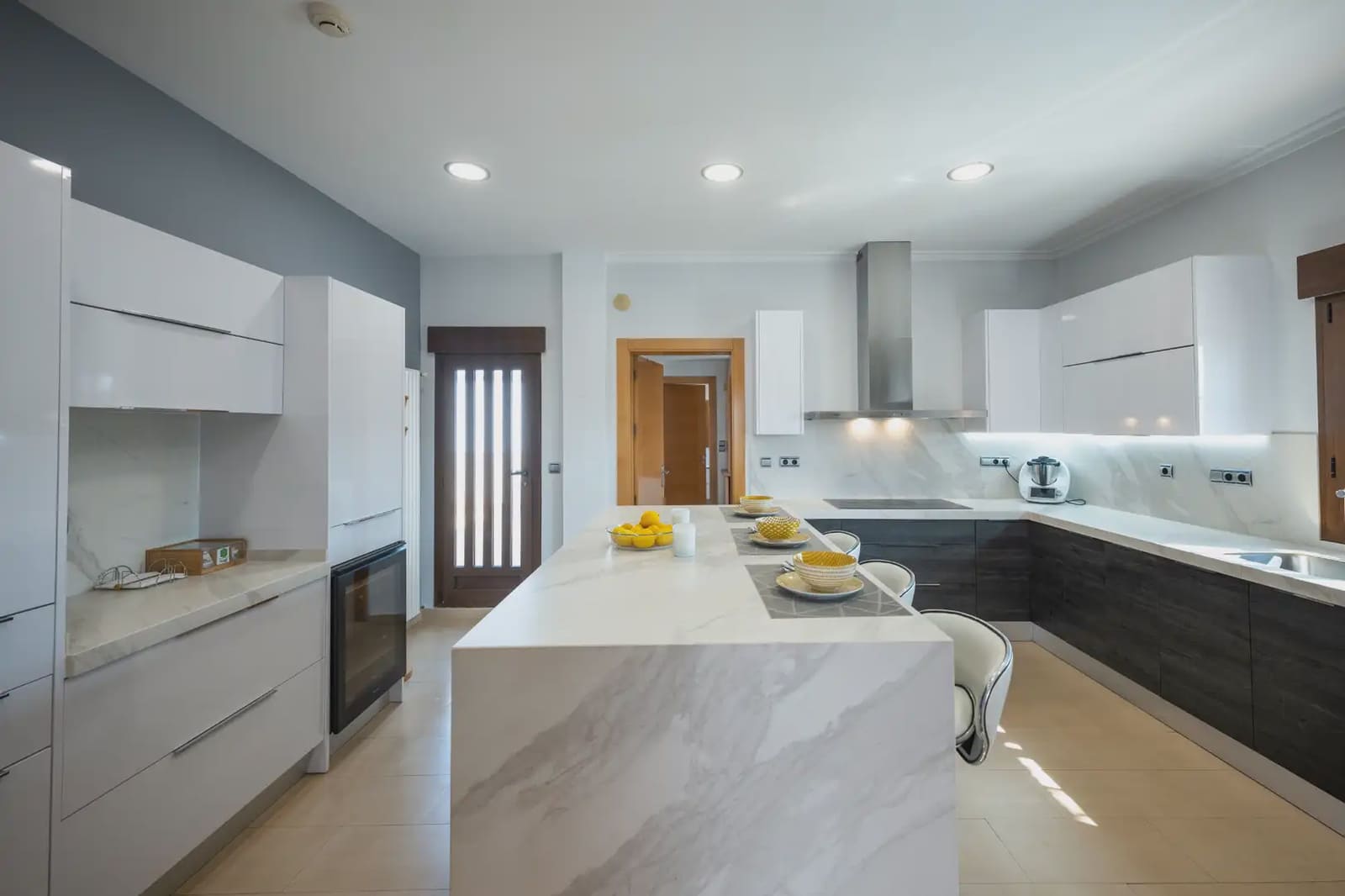 4 soveværelse Villa til salg i Avileses med swimmingpool garage - € 1.350.000 (Ref: 9977614)