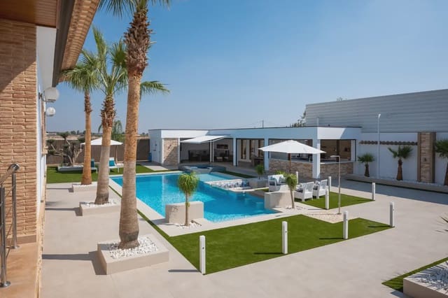 4 soveværelse Villa til salg i Avileses, Murcia by med swimmingpool garage - € 1.350.000 (Ref: 9977614)