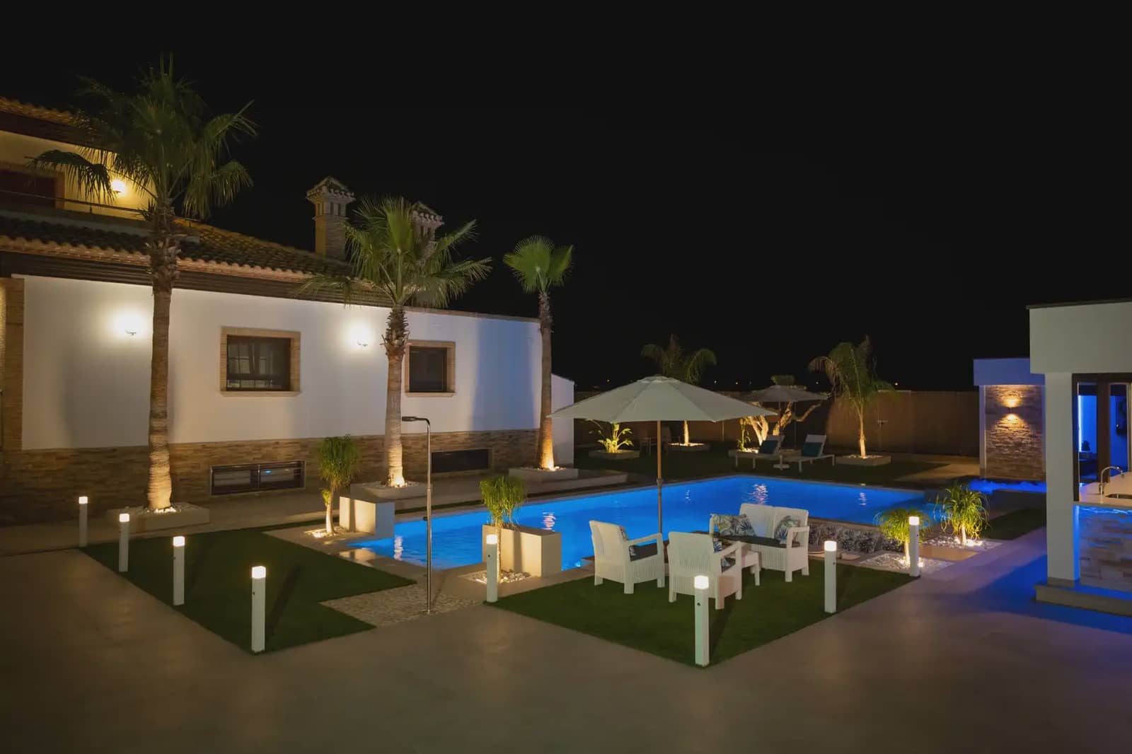 4 soveværelse Villa til salg i Avileses med swimmingpool garage - € 1.350.000 (Ref: 9977614)