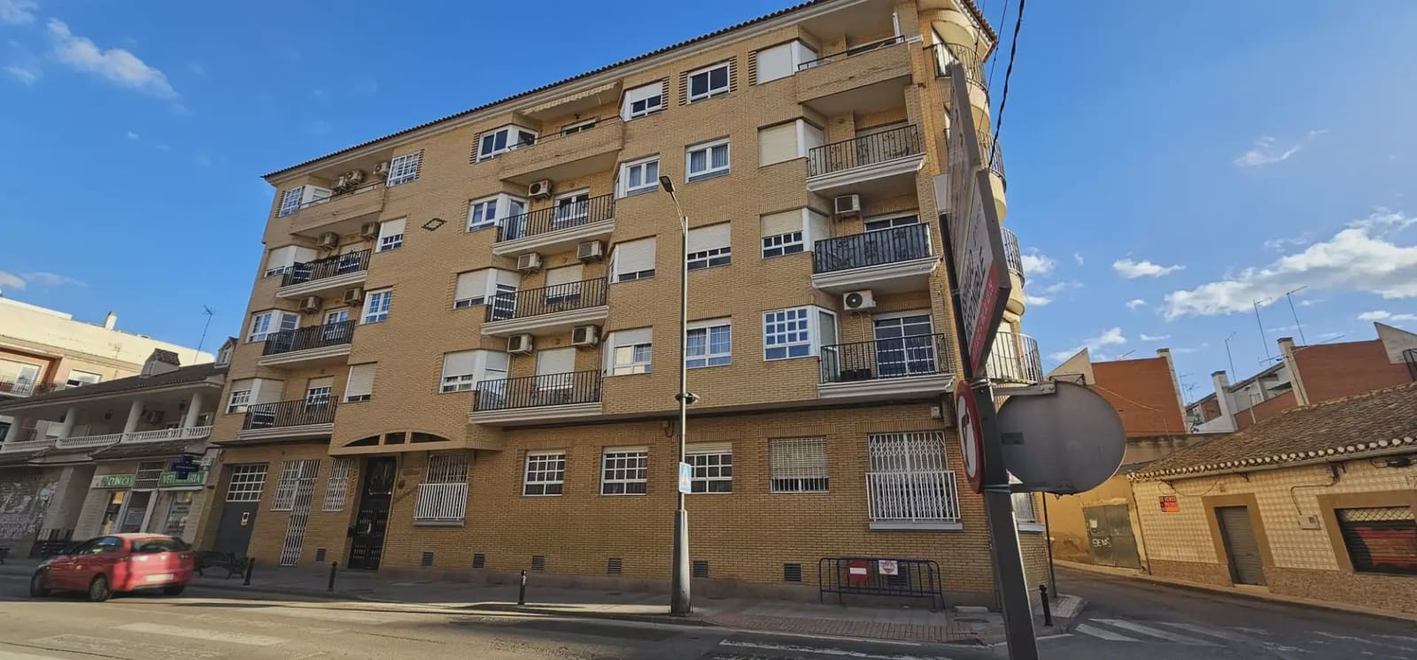 Townhouse for sale in La Union - € 49,000 (Ref: 9977630)