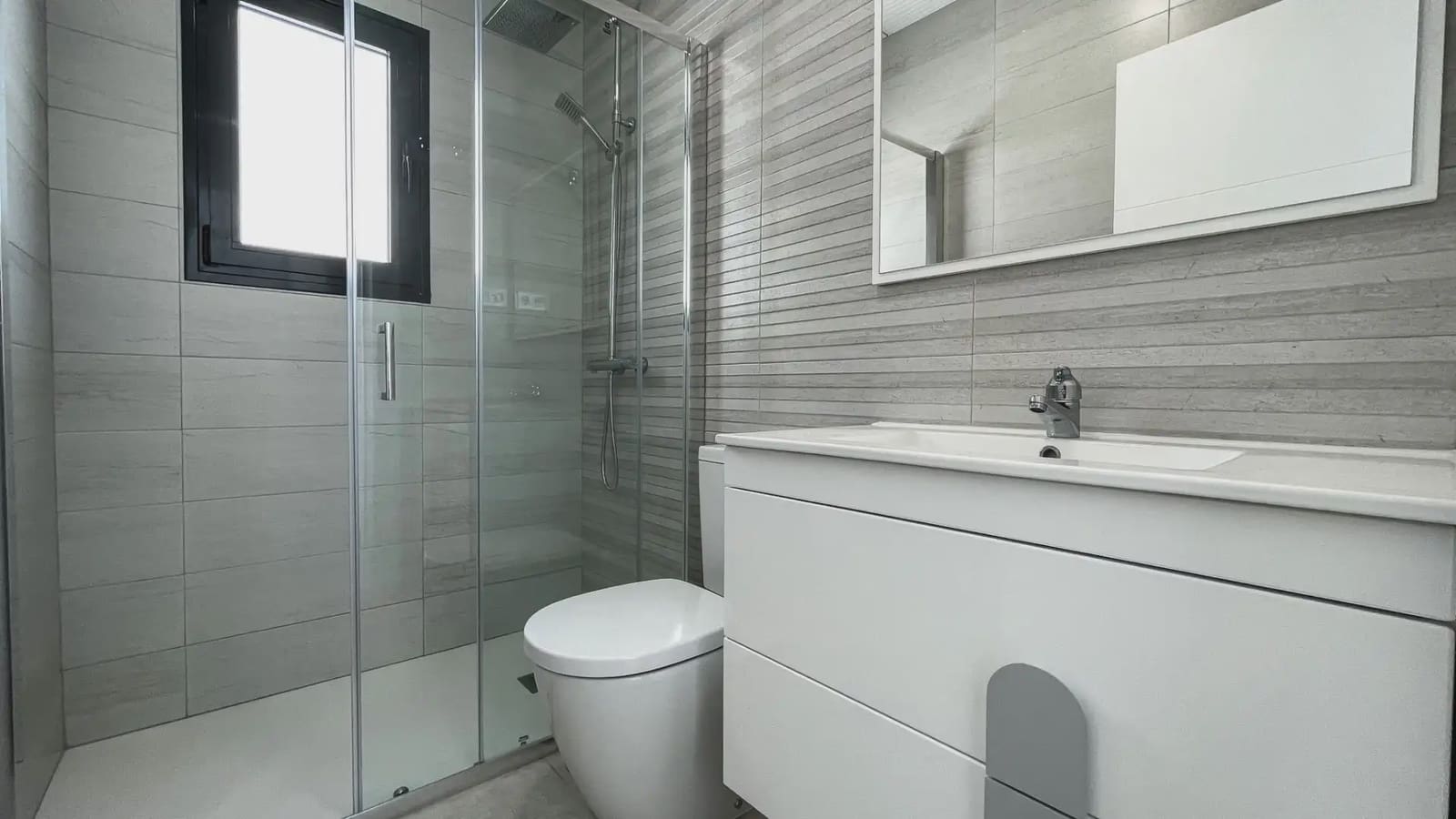 Chalet de 3 habitaciones en Pilar de la Horadada en venta con piscina garaje - 422.500 € (Ref: 9977638)
