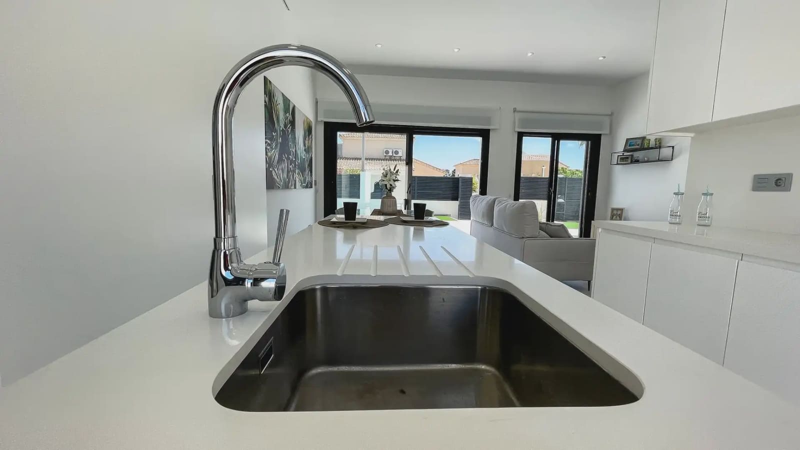 Chalet de 3 habitaciones en Pilar de la Horadada en venta con piscina garaje - 422.500 € (Ref: 9977638)