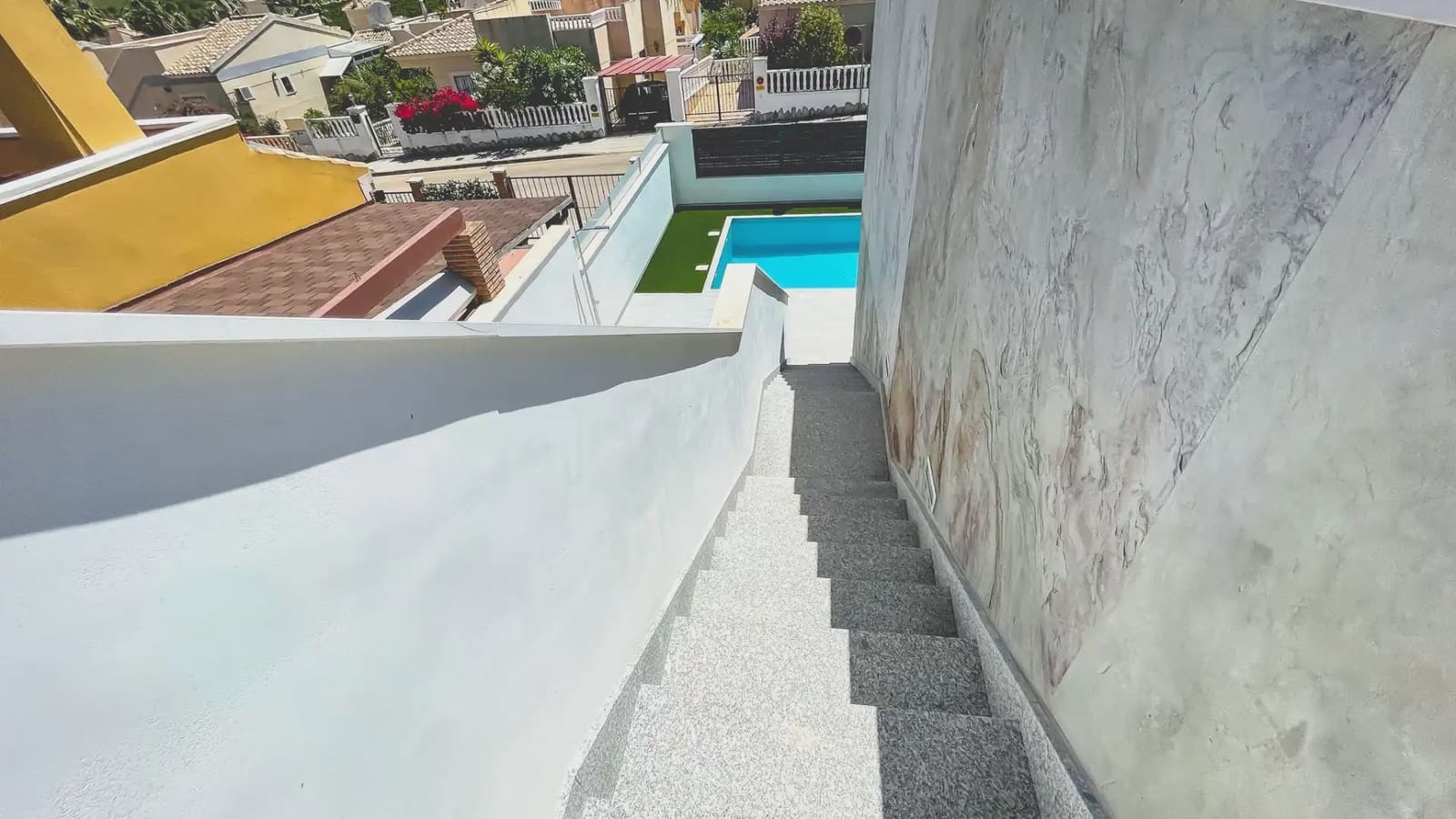 Chalet de 3 habitaciones en Pilar de la Horadada en venta con piscina garaje - 422.500 € (Ref: 9977638)