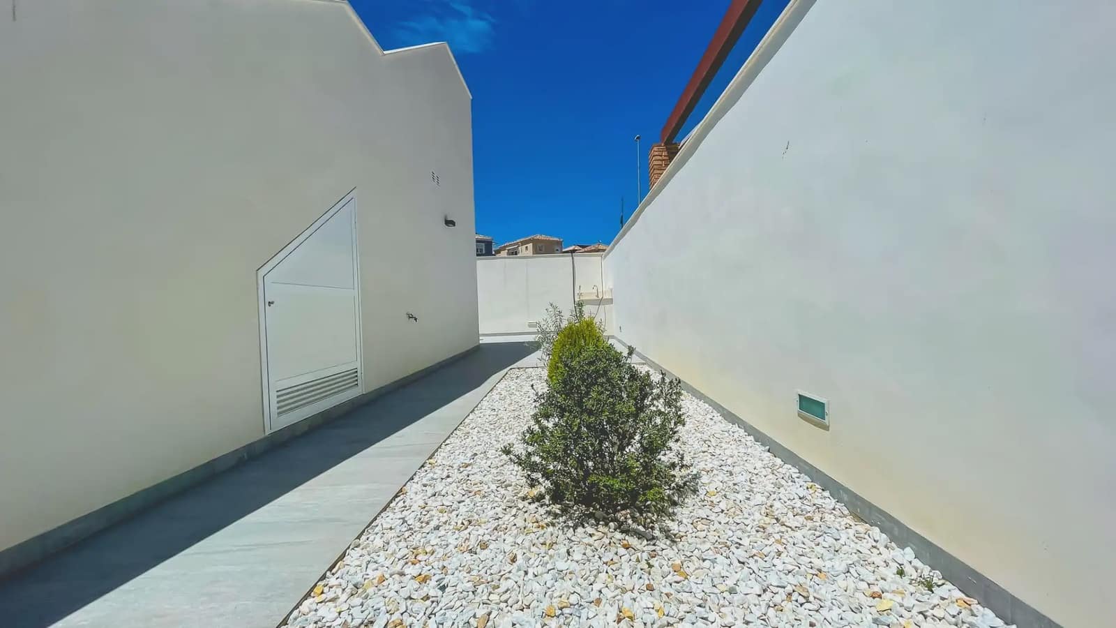 Chalet de 3 habitaciones en Pilar de la Horadada en venta con piscina garaje - 422.500 € (Ref: 9977638)