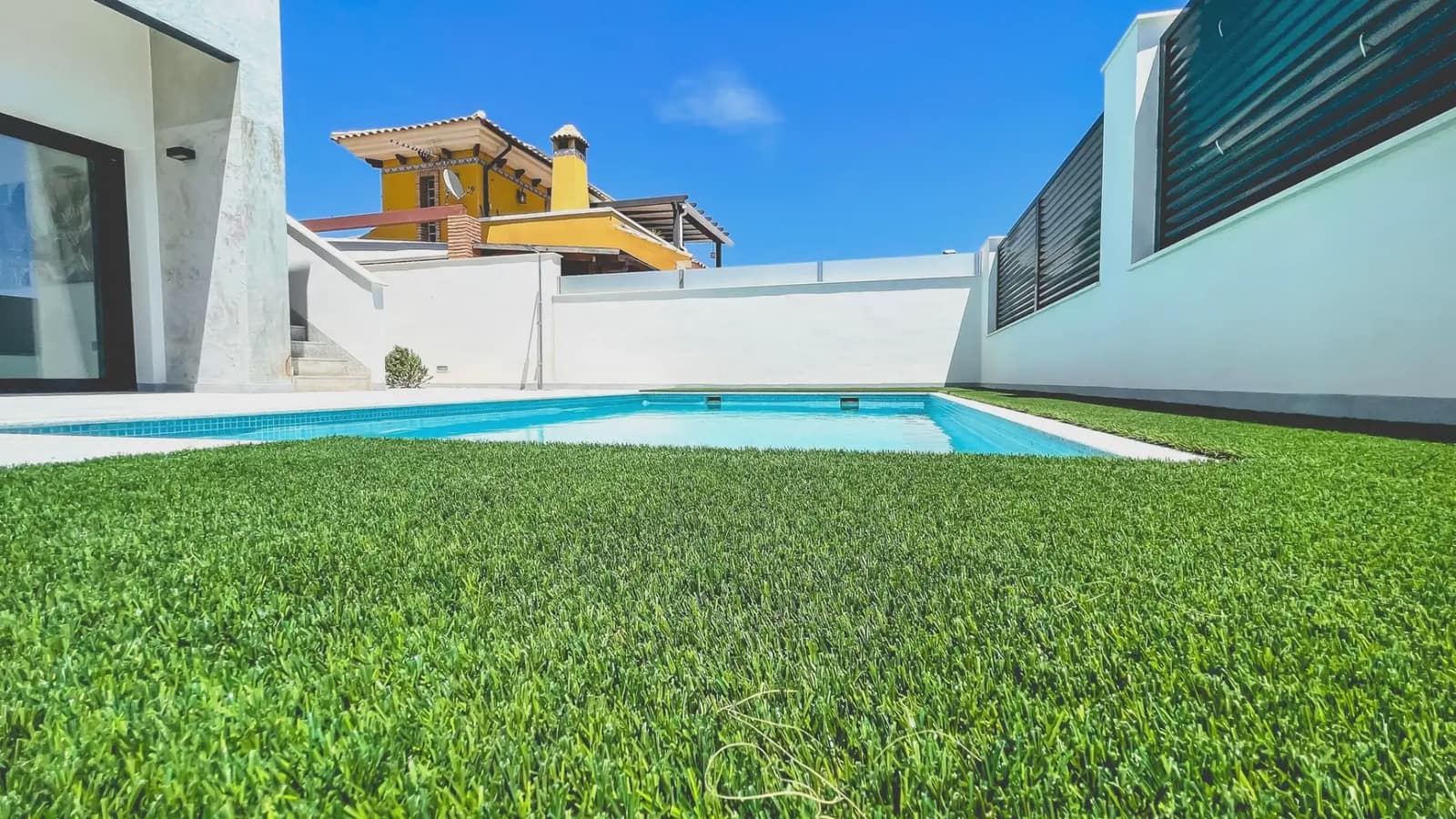 Chalet de 3 habitaciones en Pilar de la Horadada en venta con piscina garaje - 422.500 € (Ref: 9977638)