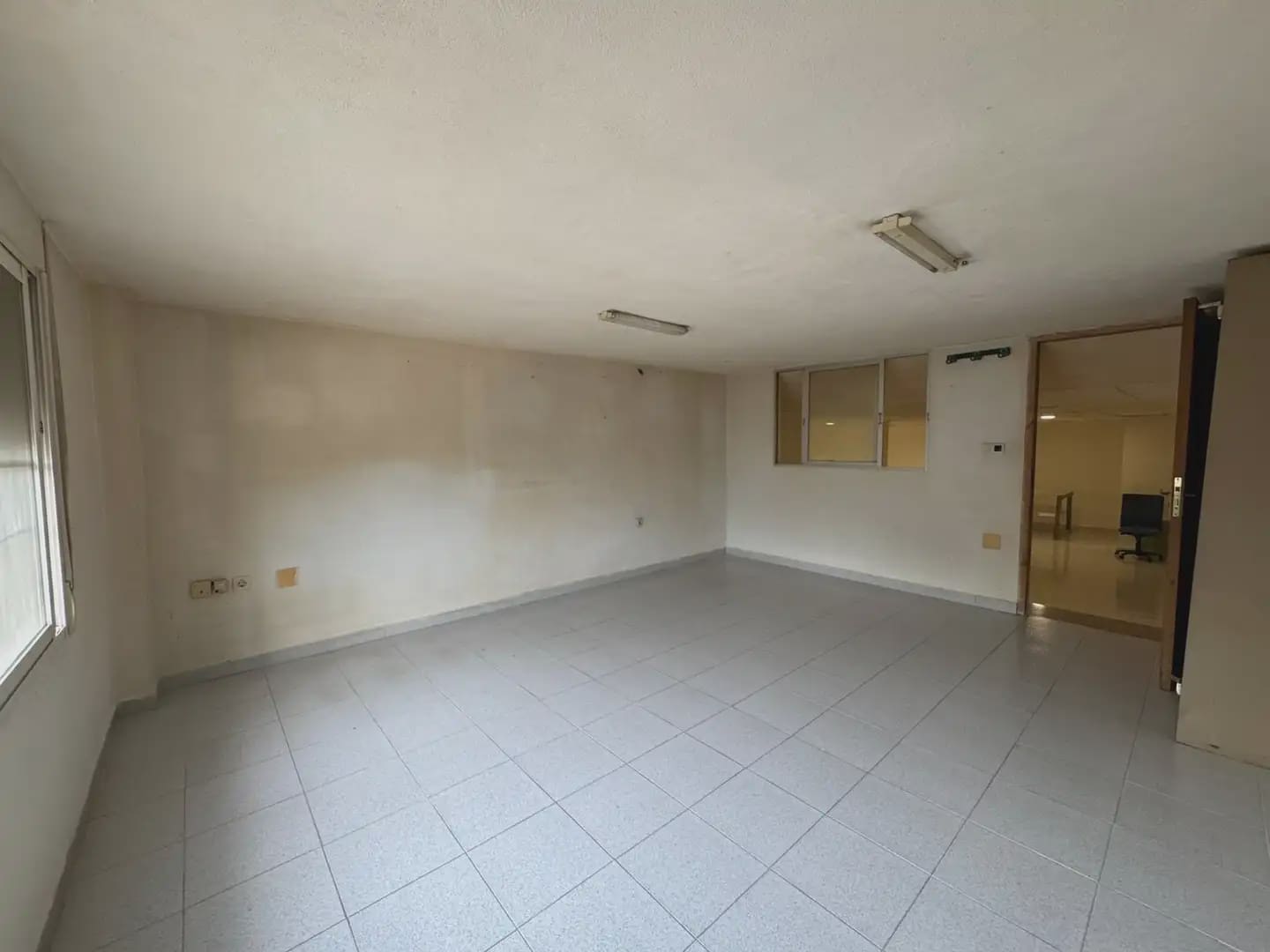 Comercial para arrendar em San Pedro del Pinatar - 550 € (Ref: 9977642)