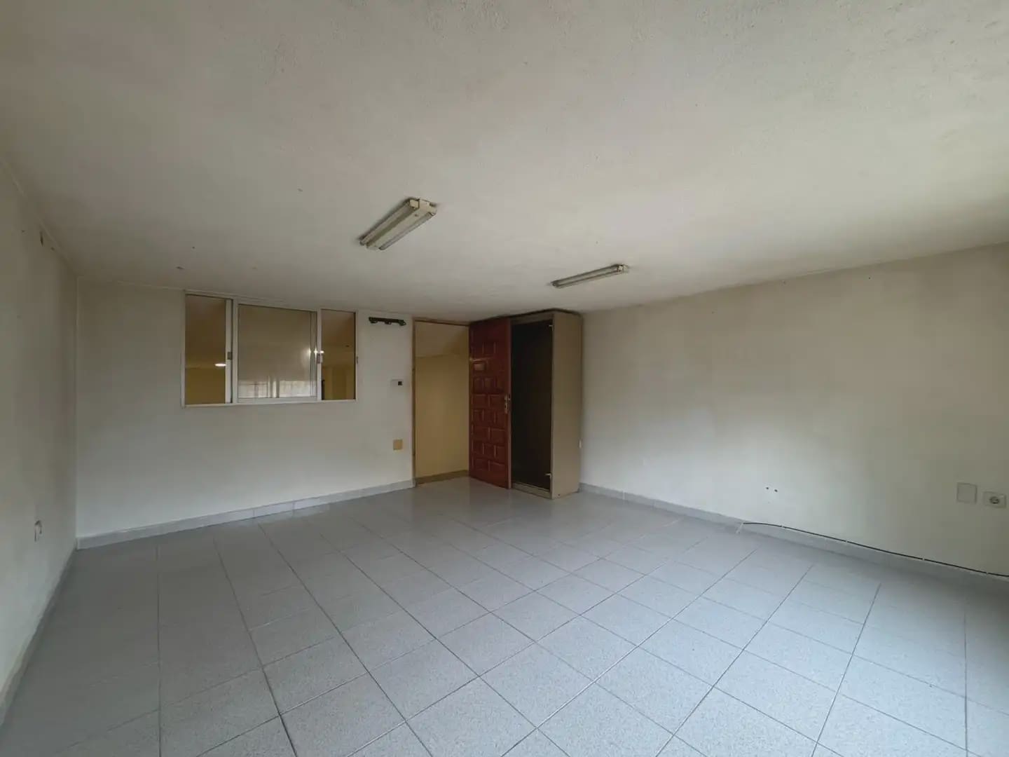 Comercial para arrendar em San Pedro del Pinatar - 550 € (Ref: 9977642)
