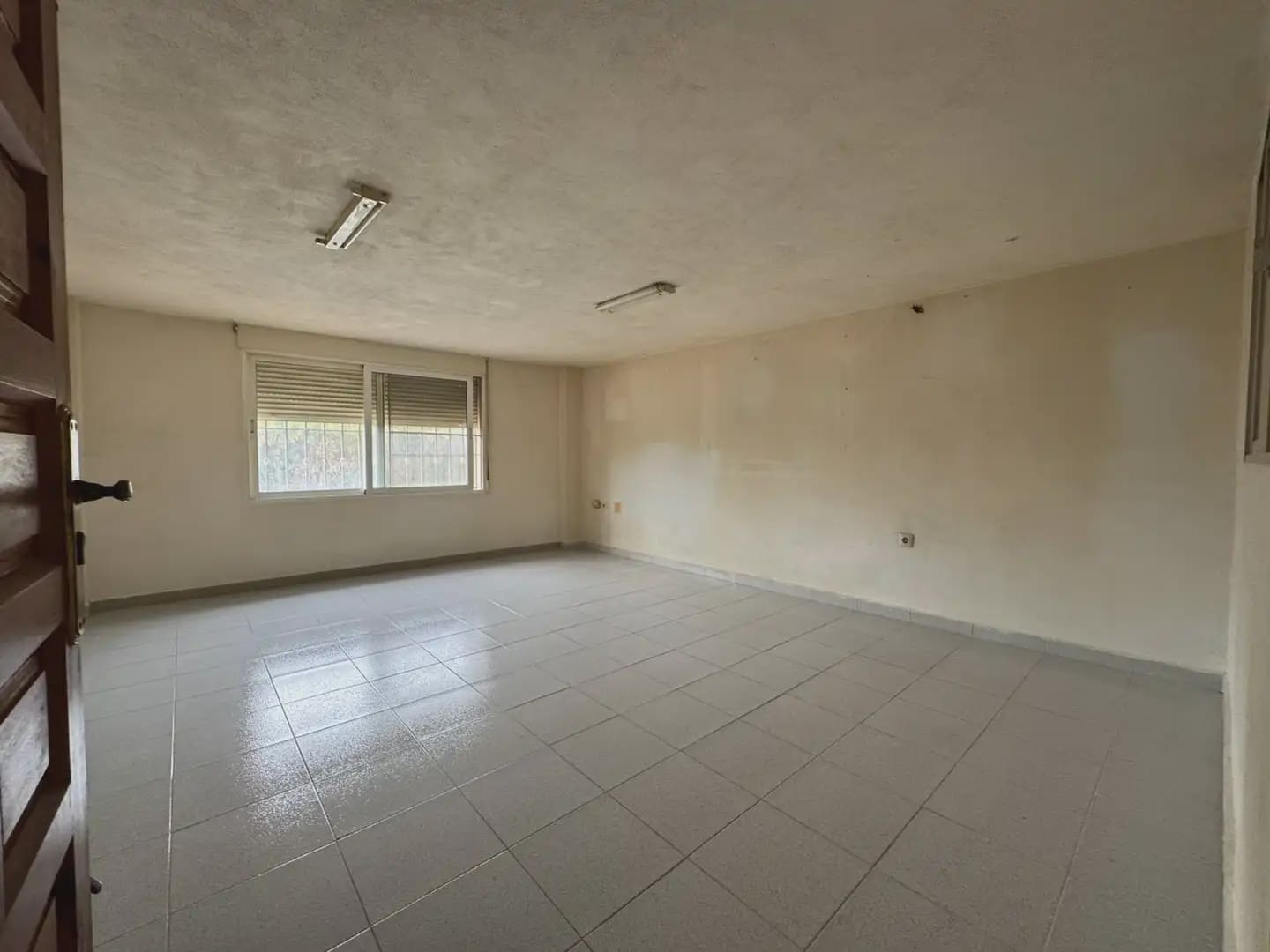 Comercial para arrendar em San Pedro del Pinatar - 550 € (Ref: 9977642)