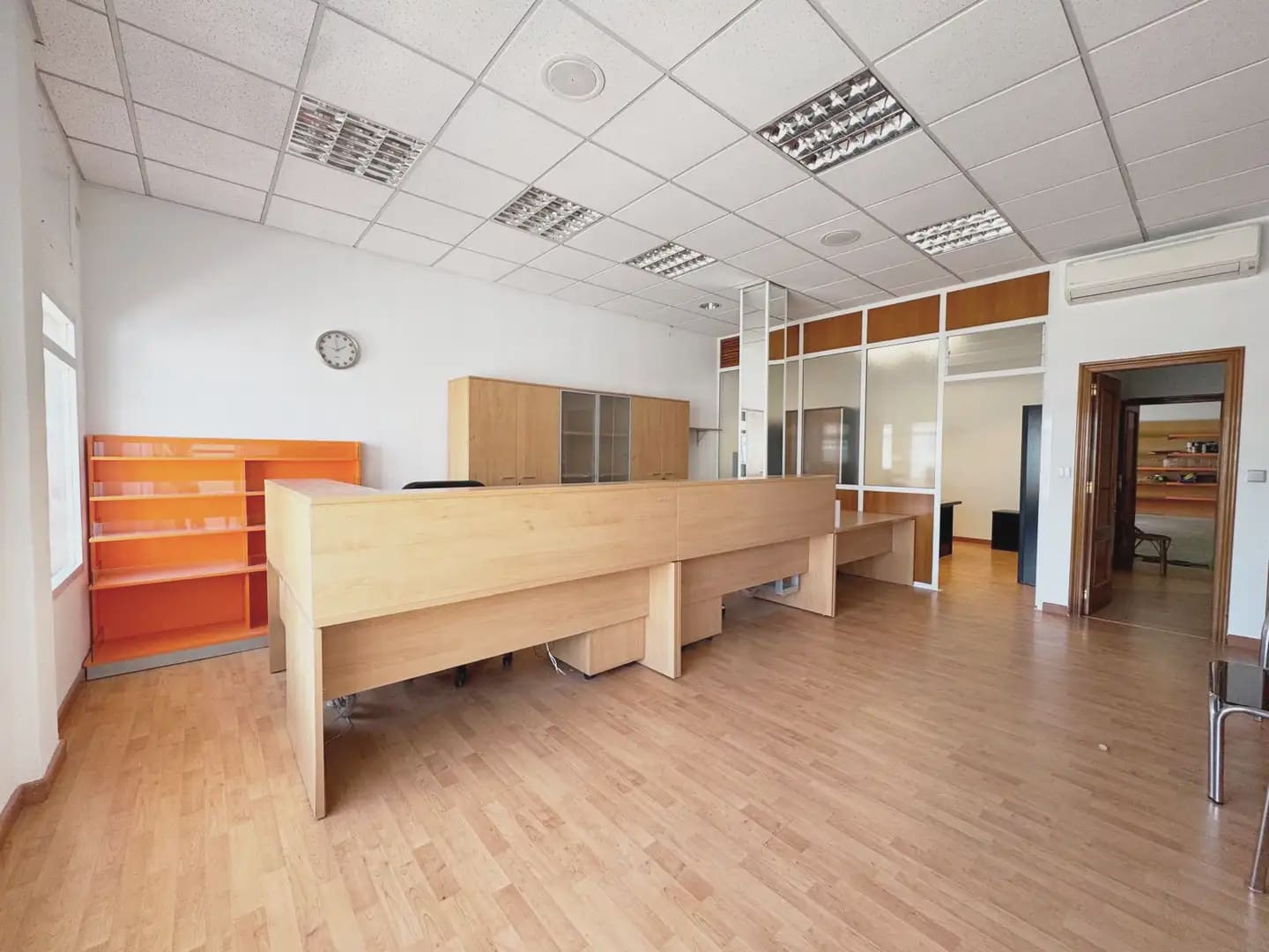 Comercial para arrendar em San Pedro del Pinatar com garagem - 990 € (Ref: 9977643)