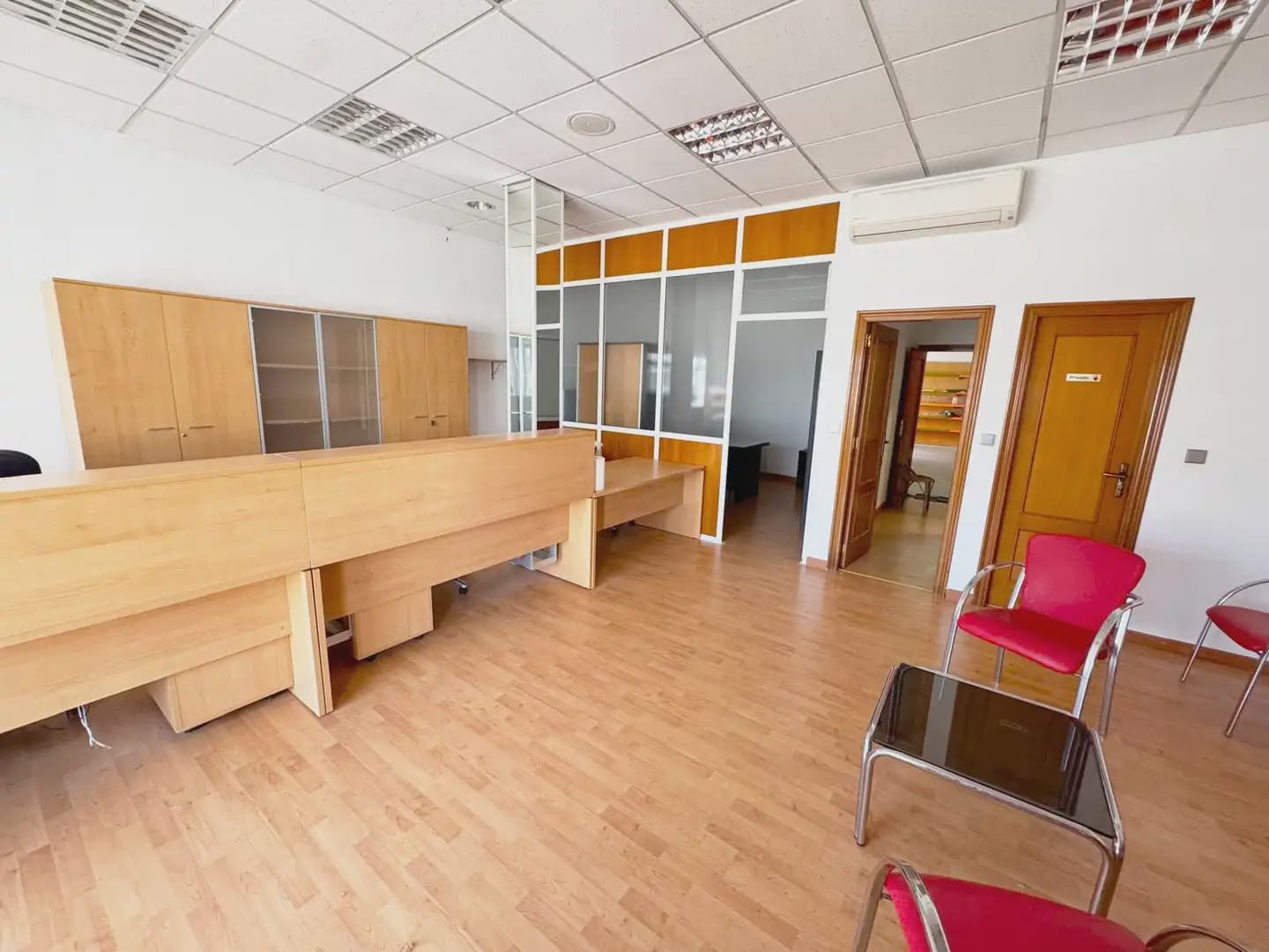 Comercial para arrendar em San Pedro del Pinatar com garagem - 990 € (Ref: 9977643)