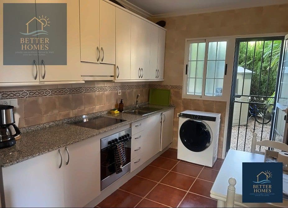 5 bedroom Flat for sale in Alamillo with pool - € 549,900 (Ref: 10009557)
