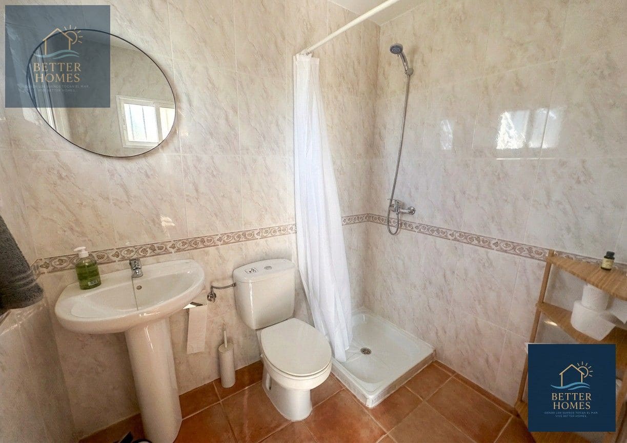 5 bedroom Flat for sale in Alamillo with pool - € 549,900 (Ref: 10009557)