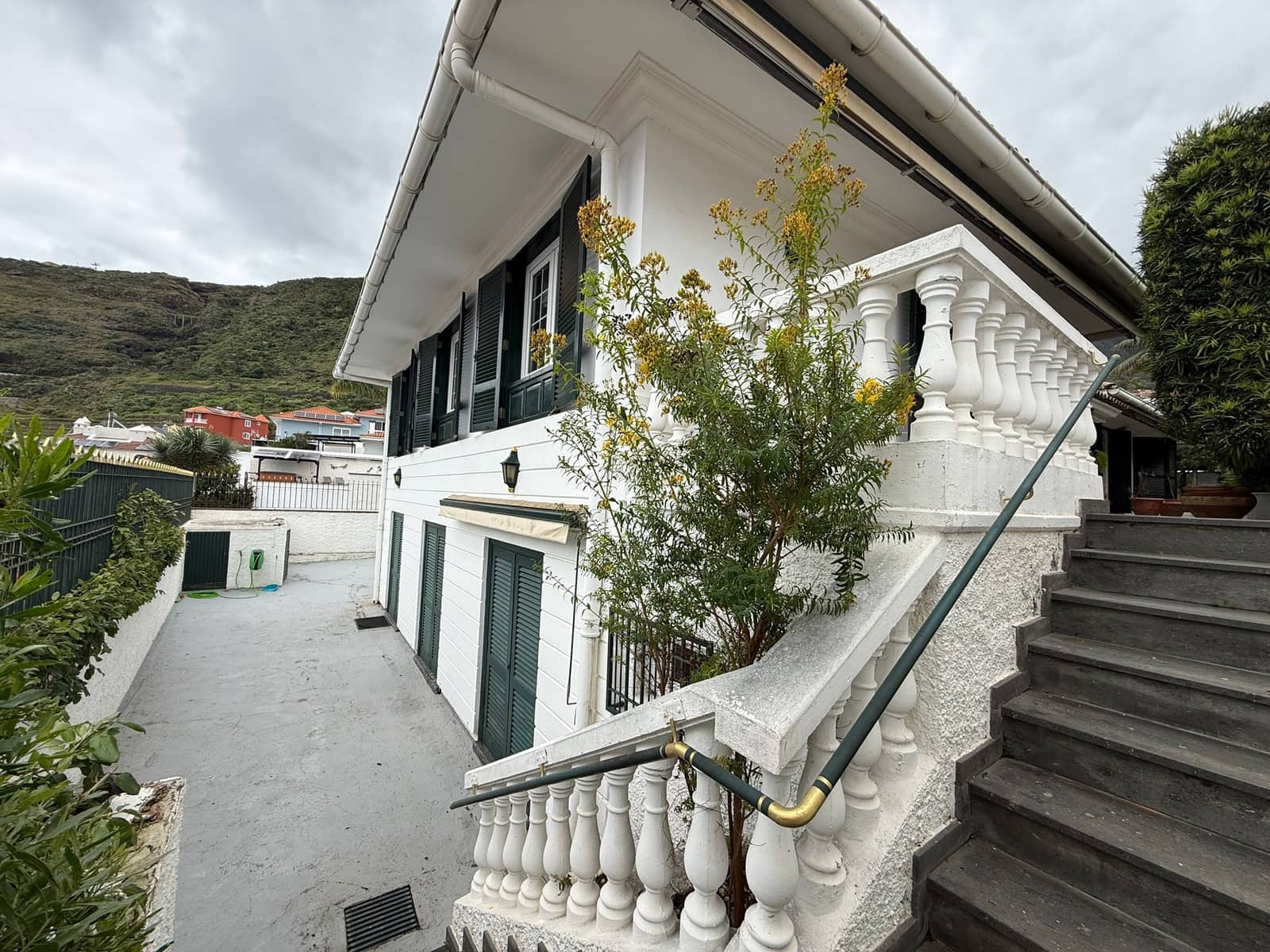 3 bedroom Villa for sale in La Orotava with pool garage - € 790,000 (Ref: 9980077)