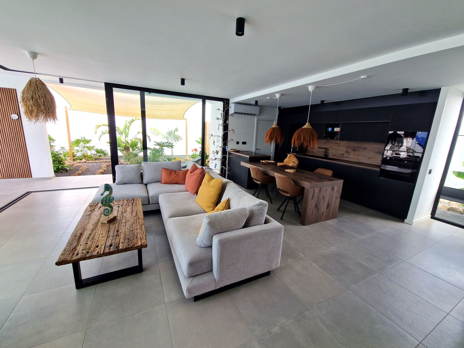 3 bedroom Villa for sale in La Oliva with pool garage - € 649,000 (Ref: 9974254)